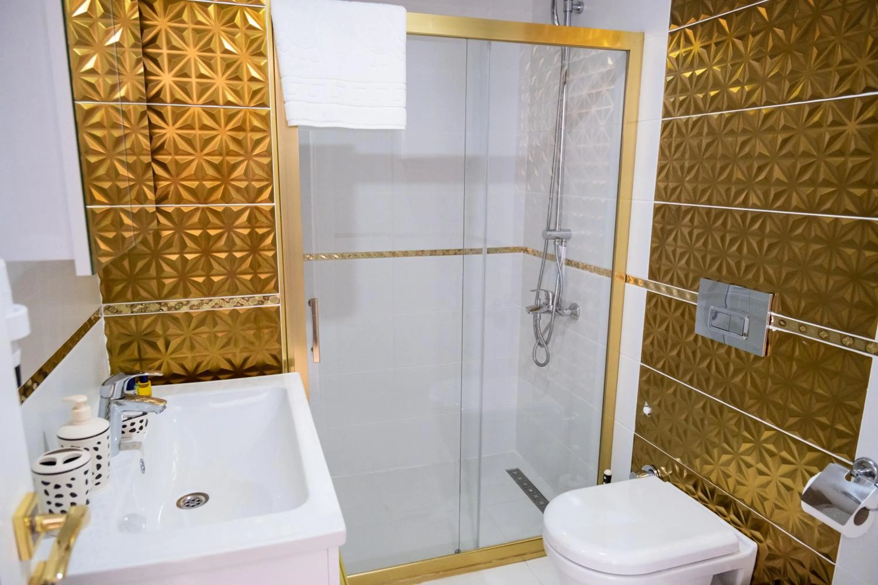 Toilet in Si Hotel&Spa