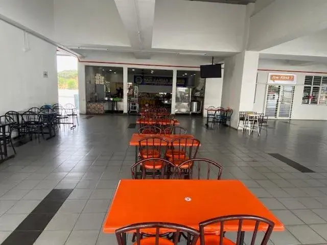 Restaurant/places to eat in The Comfy Stay Restaurant/places to eat in The Comfy Stay