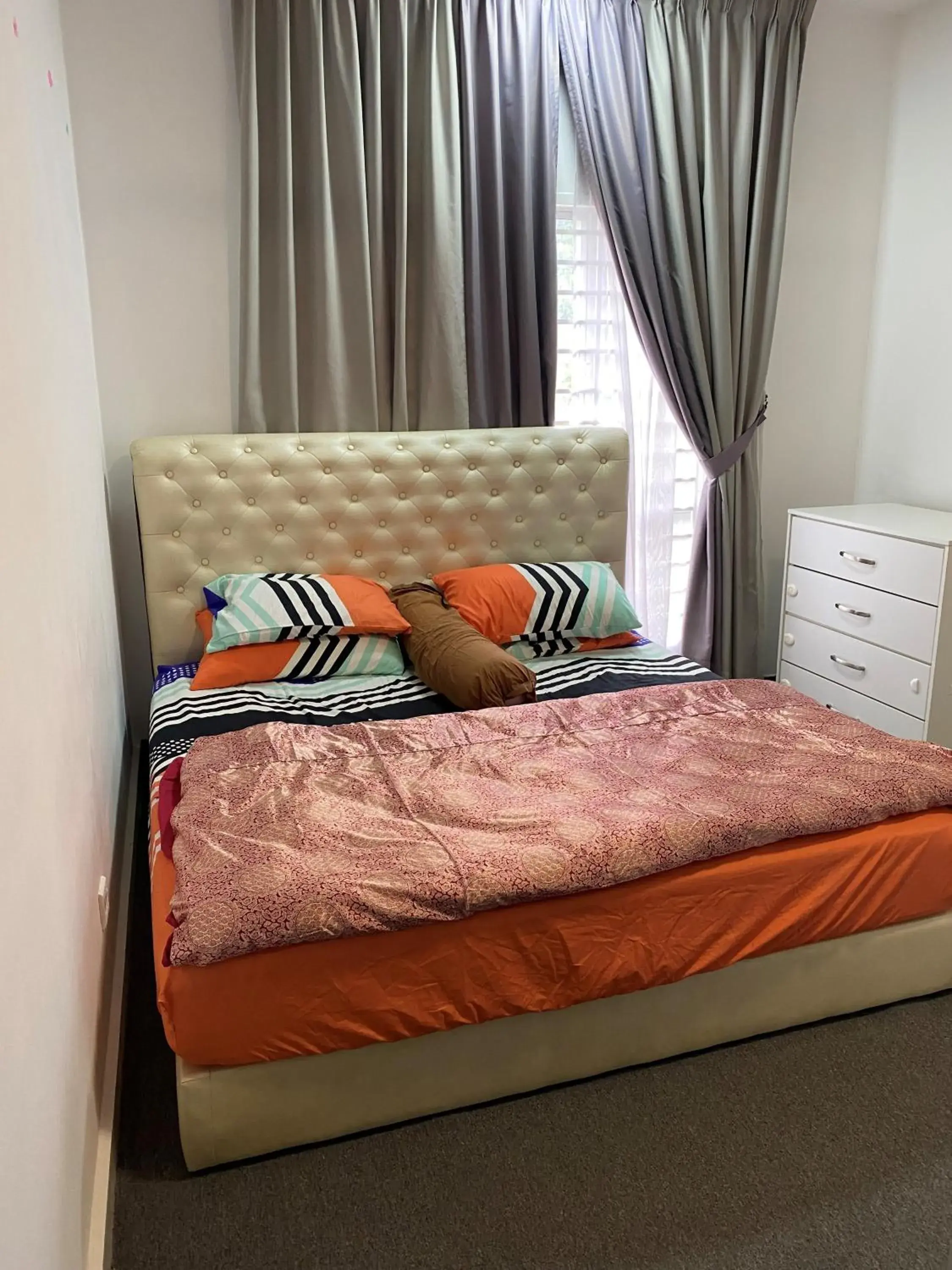 Property building, Bed in The Comfy Stay Property building, Bed in The Comfy Stay