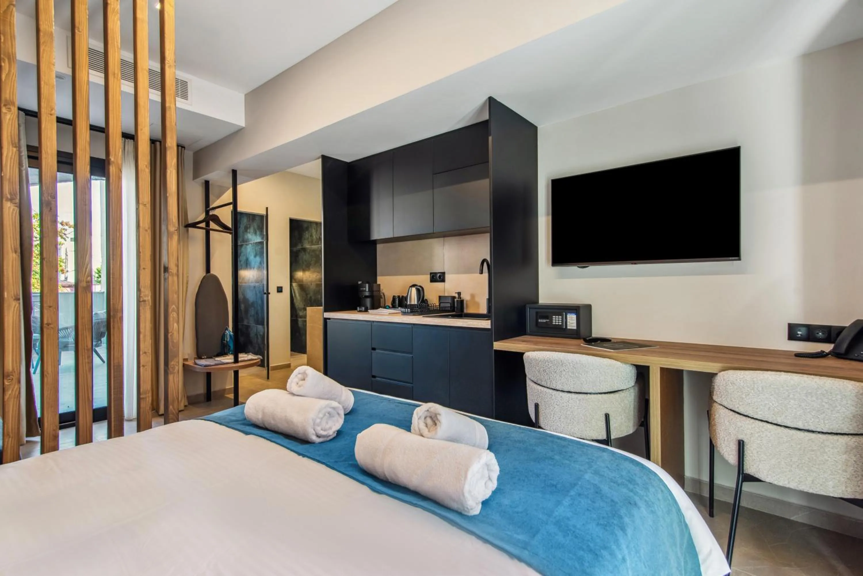 Studio with Terrace in Mc Queen Boutique Apartments
