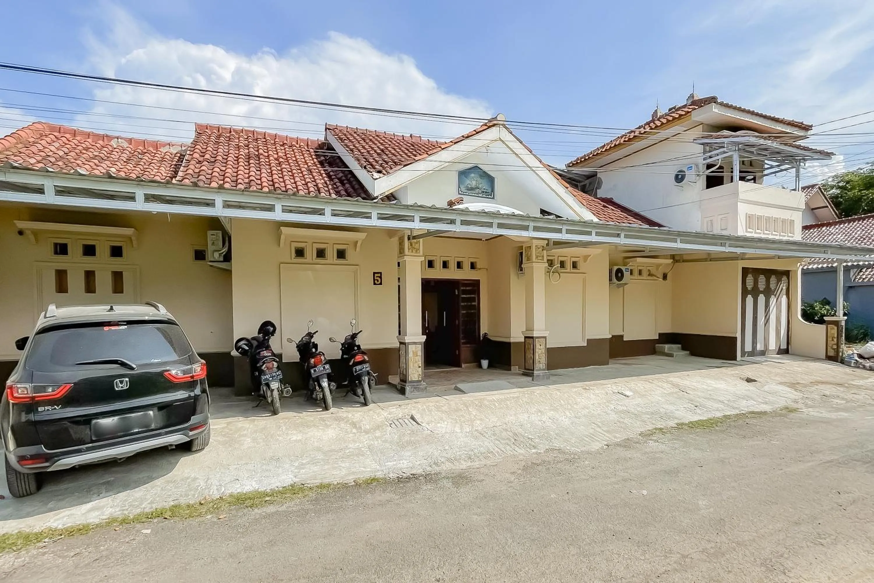 Property building in Urbanview Hotel Sany Cirebon