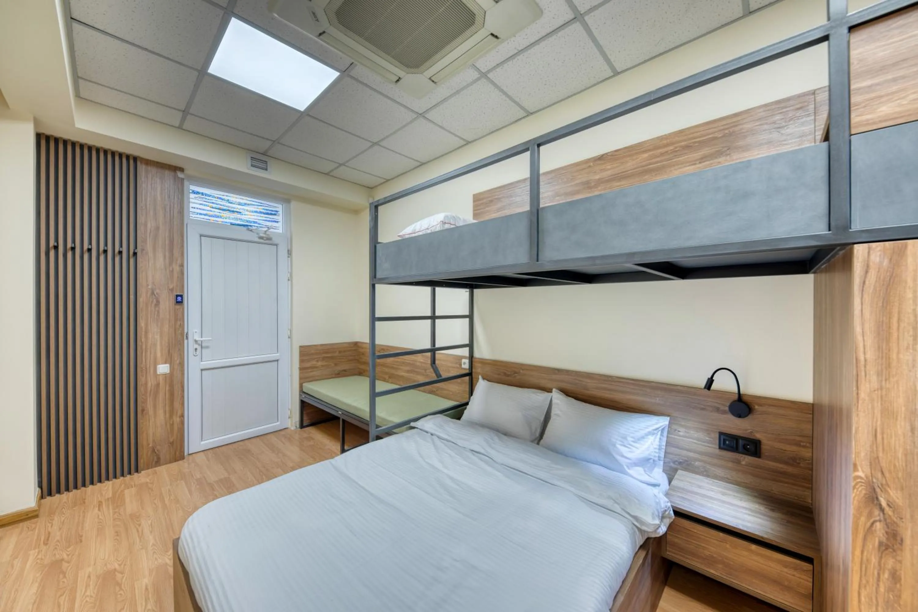 Bed in Tropica Inn Hotel