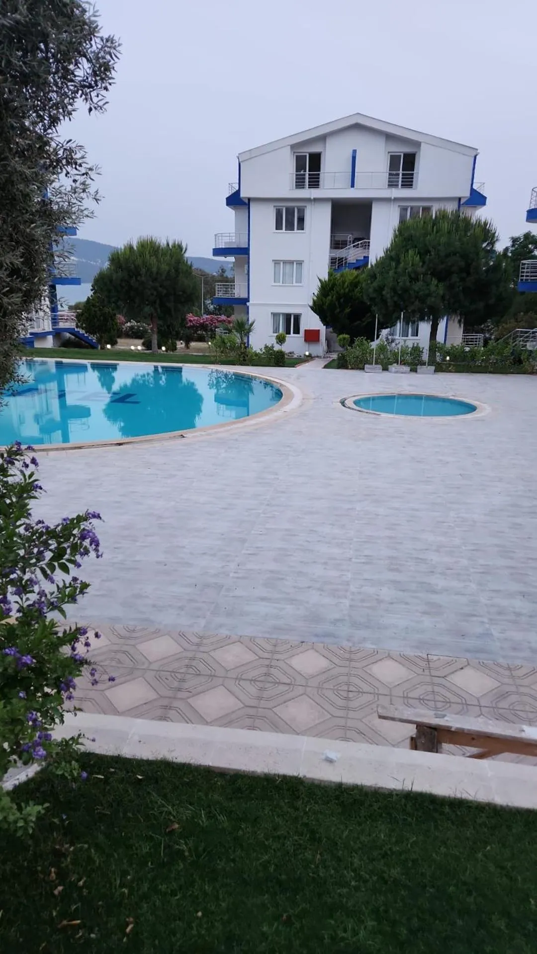 Property building in White Bay Resort