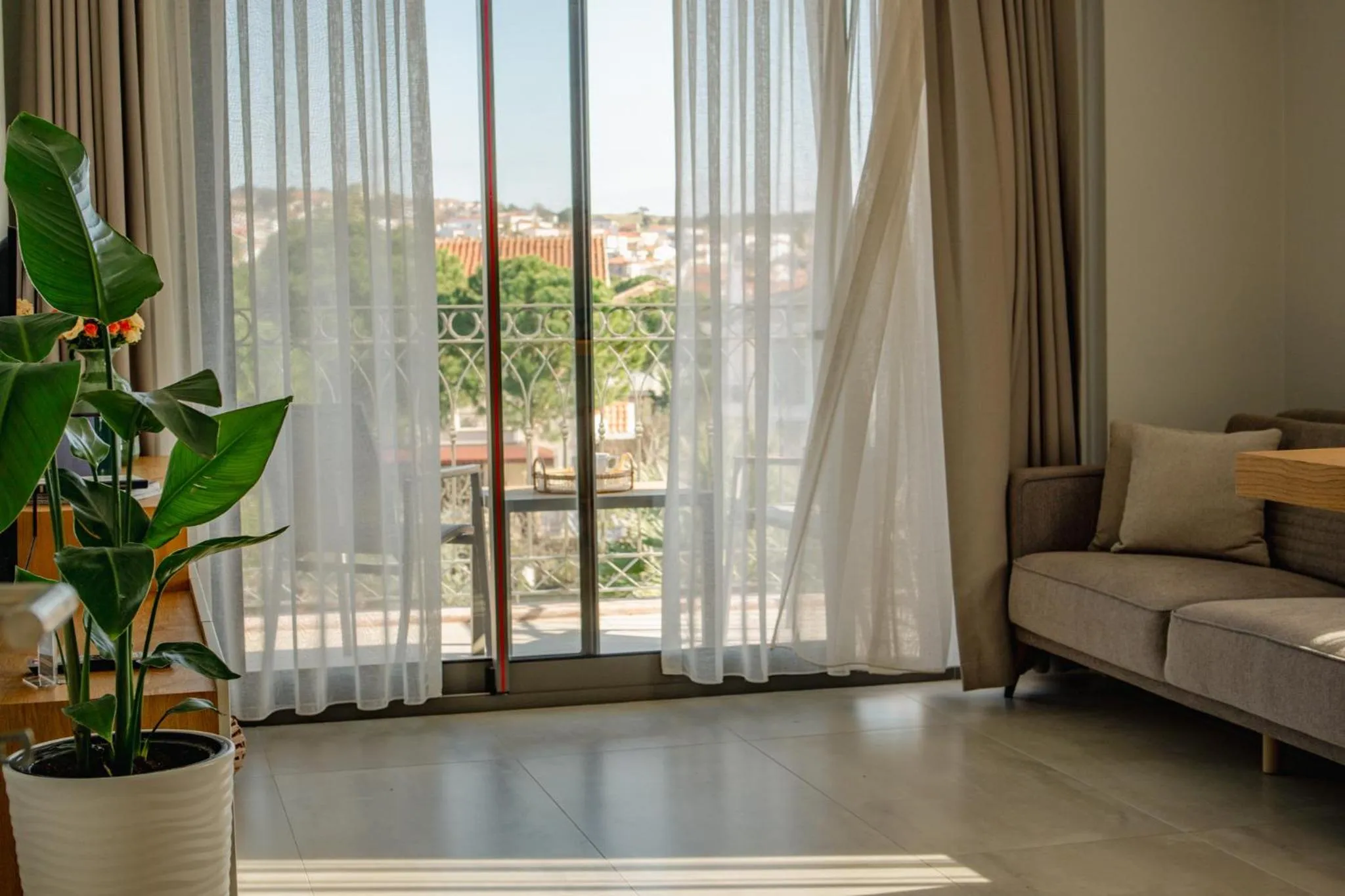 Living room, Bed in Hane Cunda