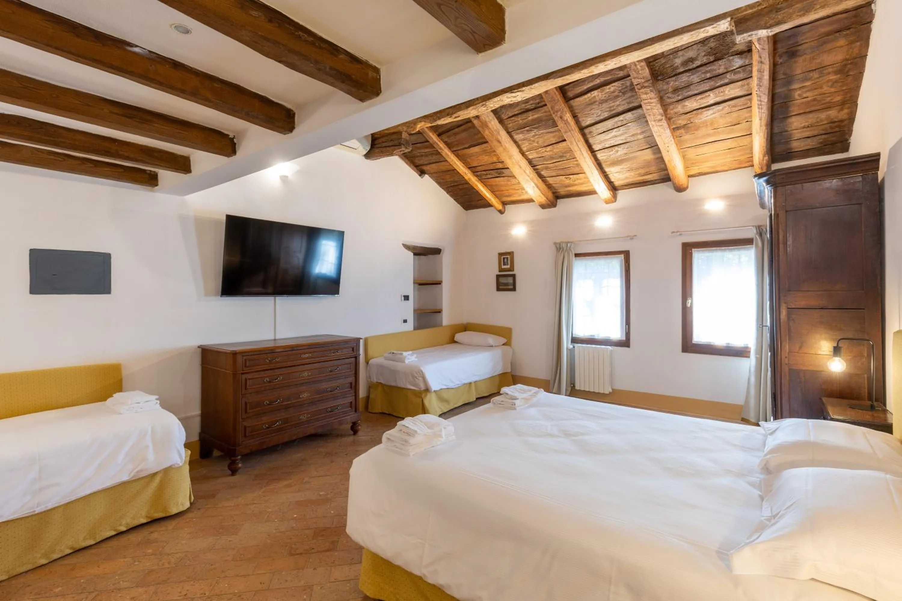 Bed in BolognaRoomscom - Ca' Palazzo