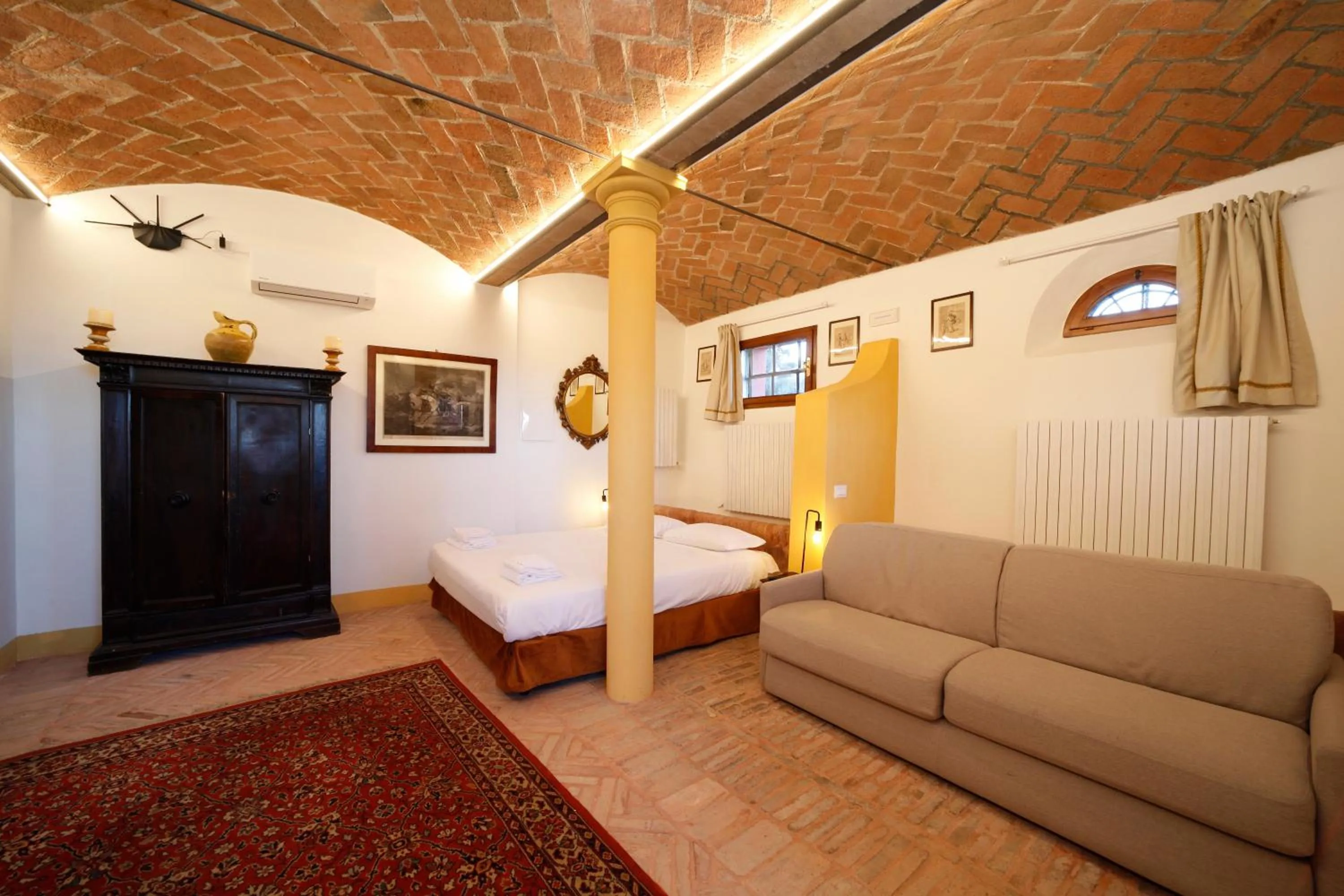 Bed in BolognaRoomscom - Ca' Palazzo