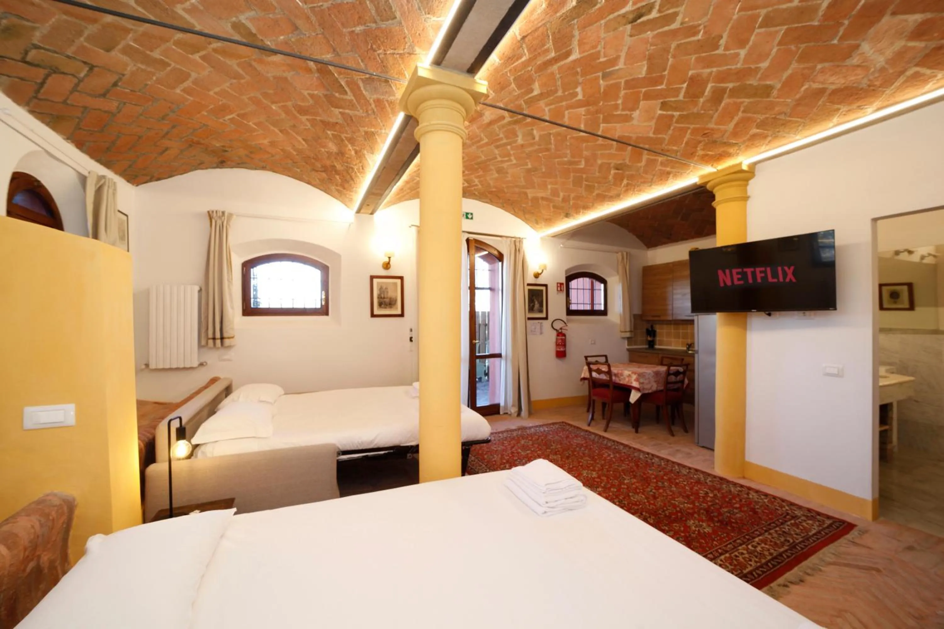 Bed in BolognaRoomscom - Ca' Palazzo