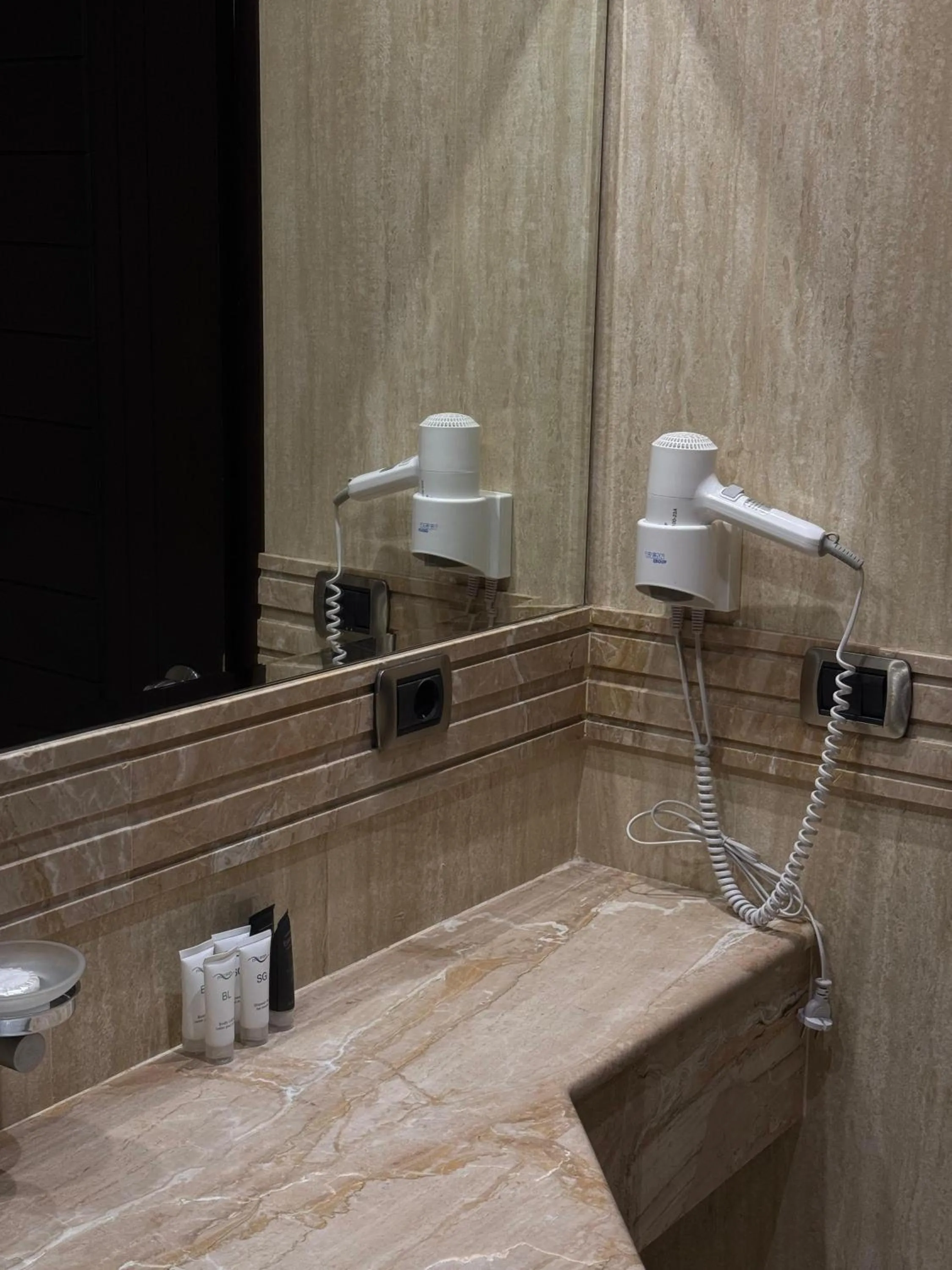 Bathroom in Ny Suites