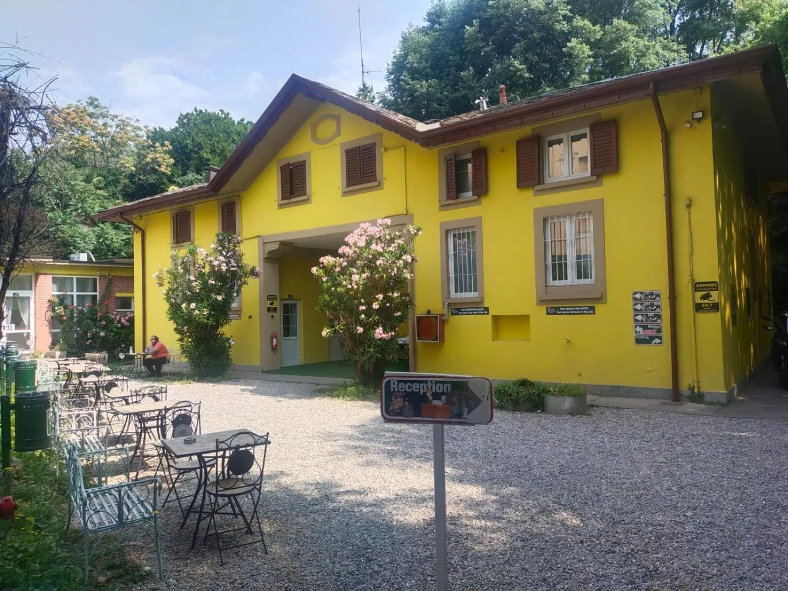 Property building in New Generation Hostel Como Lake