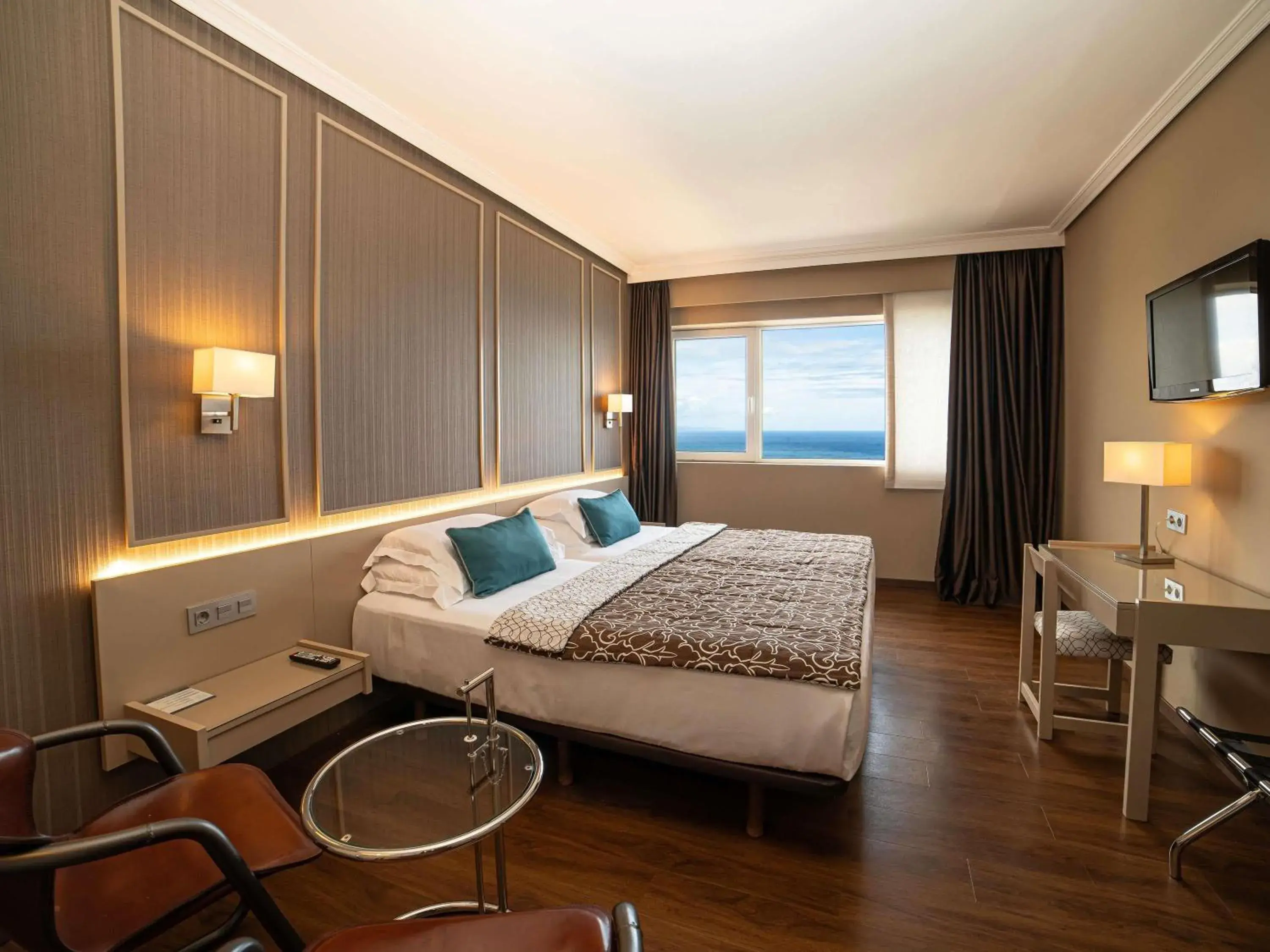 Bedroom, Bed in Mercure Monte Igueldo Bedroom, Bed in Mercure Monte Igueldo