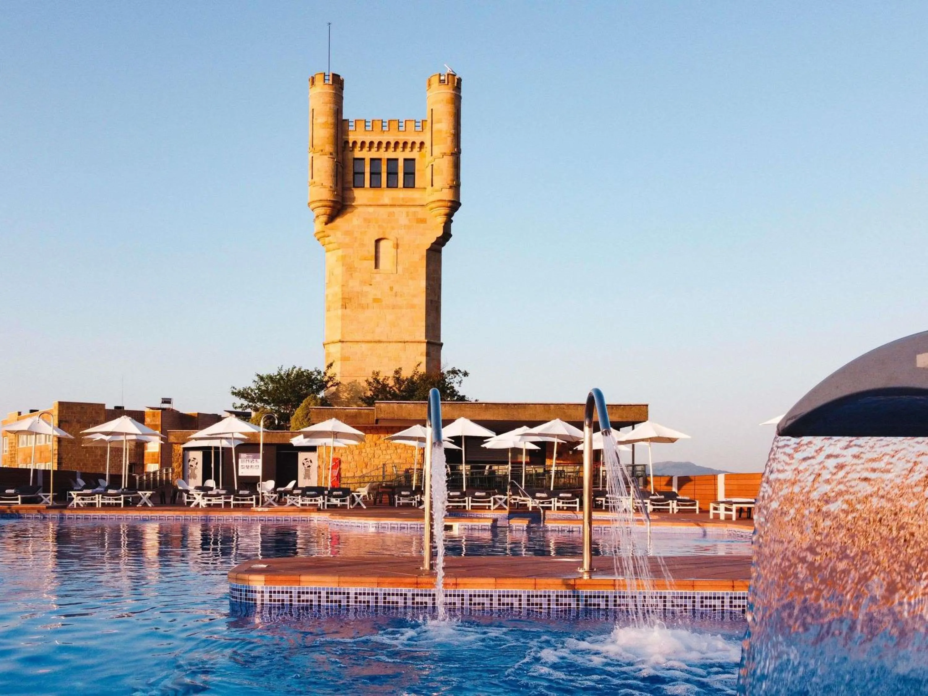 Pool view in Mercure Monte Igueldo