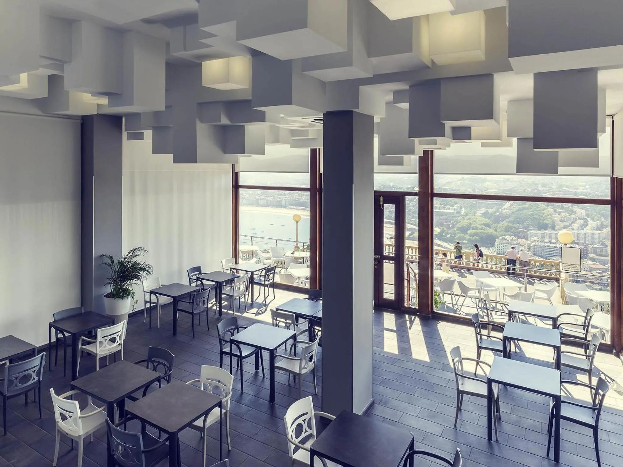 Restaurant/places to eat in Mercure Monte Igueldo