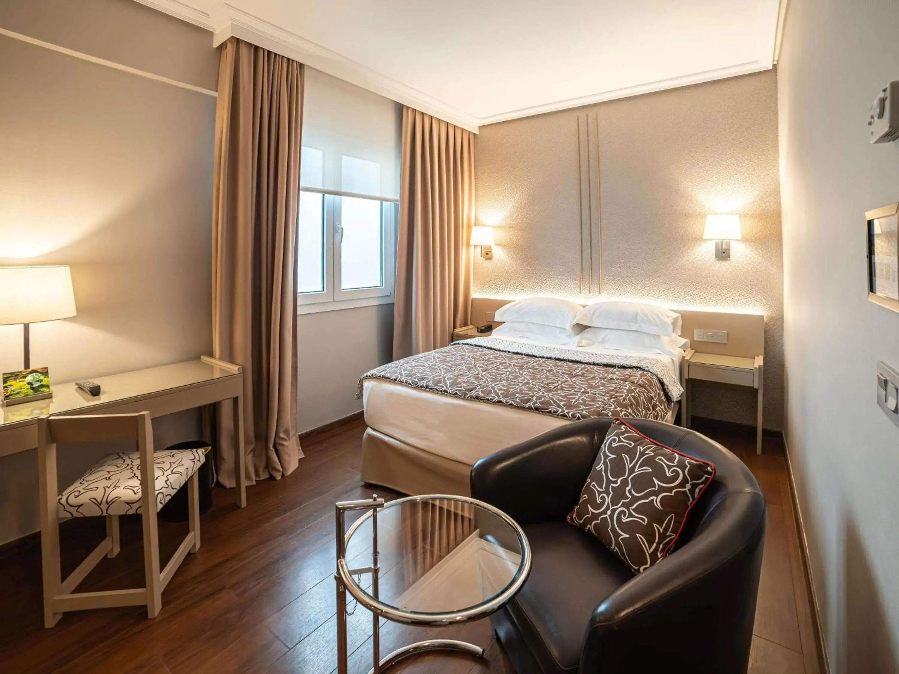 Bedroom, Bed in Mercure Monte Igueldo Bedroom, Bed in Mercure Monte Igueldo