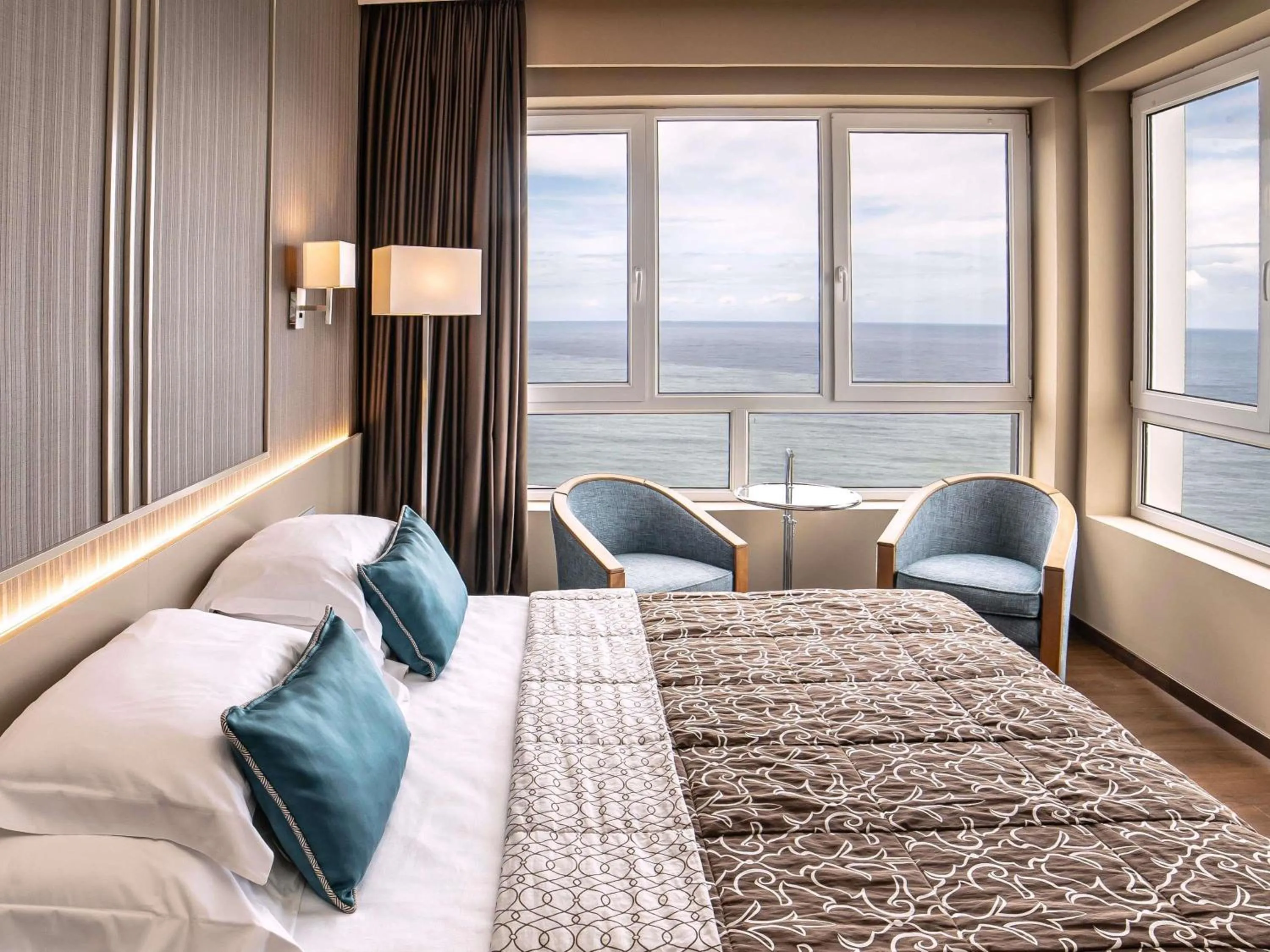 Bedroom, Bed in Mercure Monte Igueldo