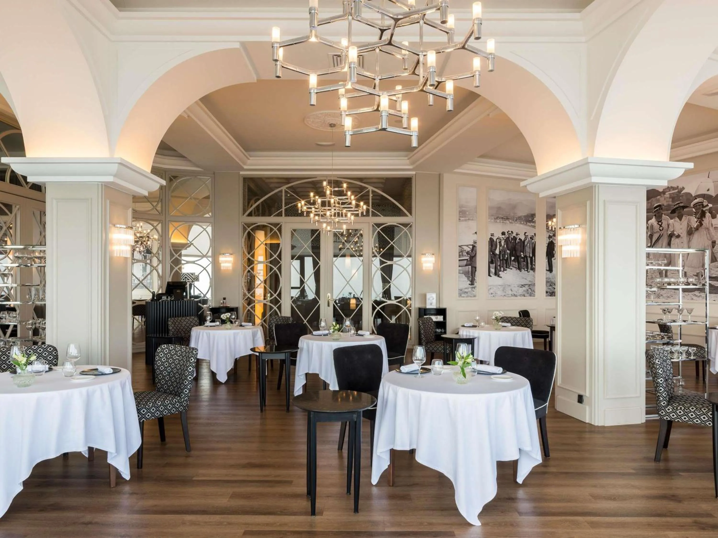 Restaurant/places to eat in Mercure Monte Igueldo