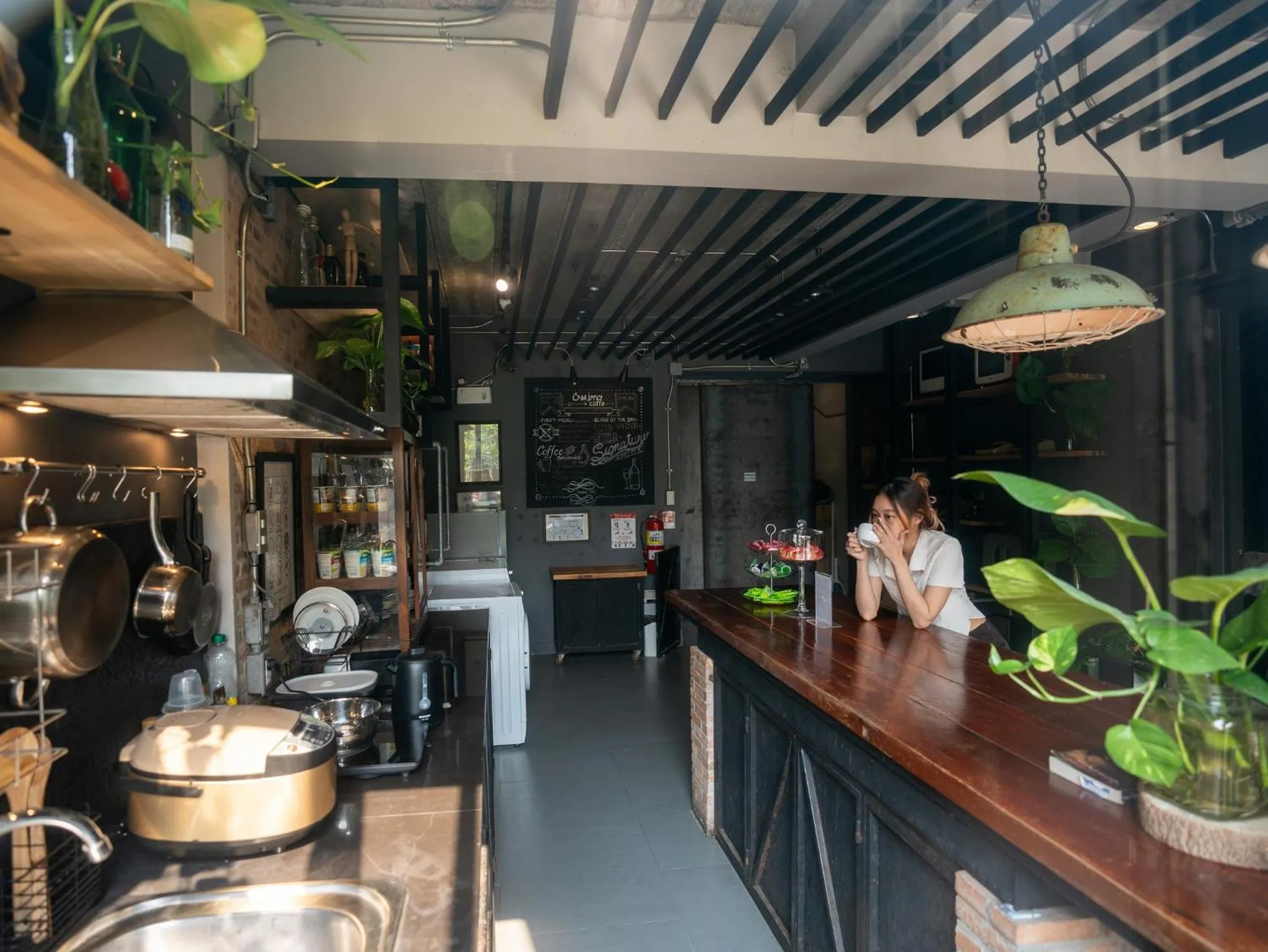 Communal kitchen in Pyur Otel by Ombra House