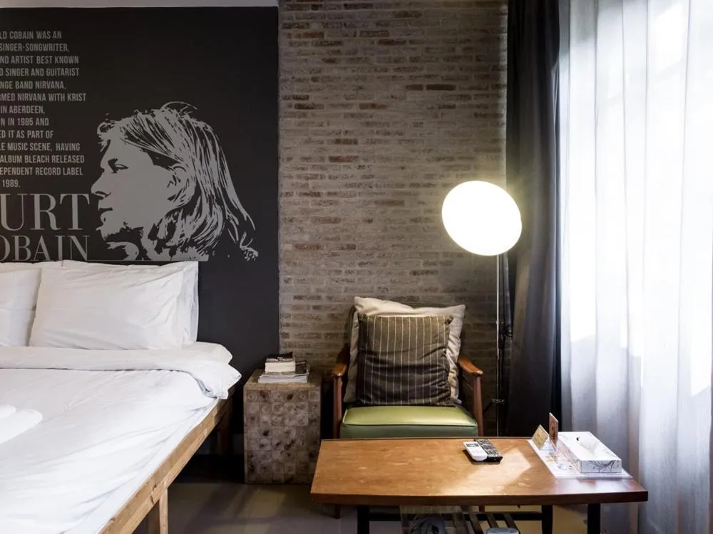 Living room, Bed in Pyur Otel by Ombra House