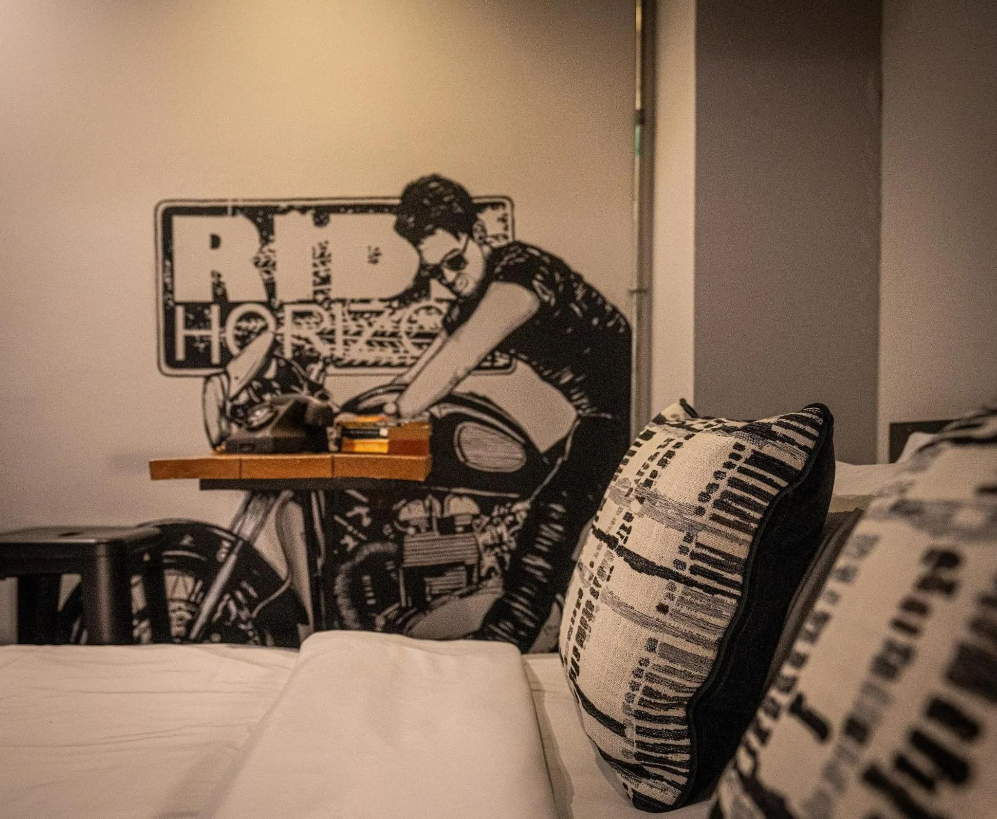 Photo of the whole room, Bed in Pyur Otel by Ombra House