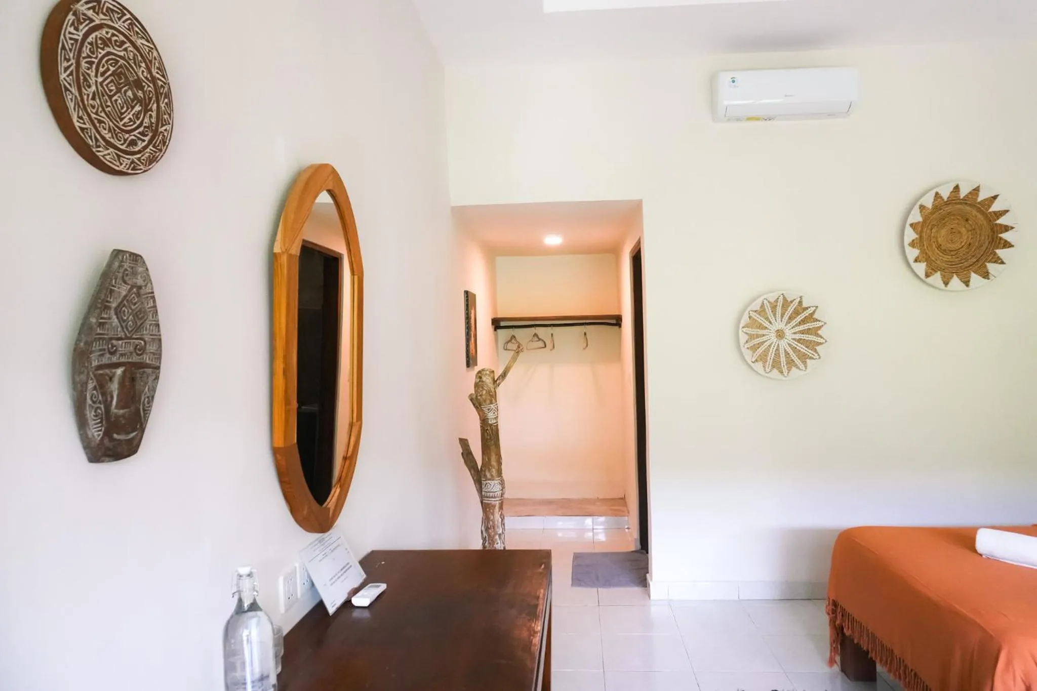 Photo of the whole room, Bed in Olo Surf Nature