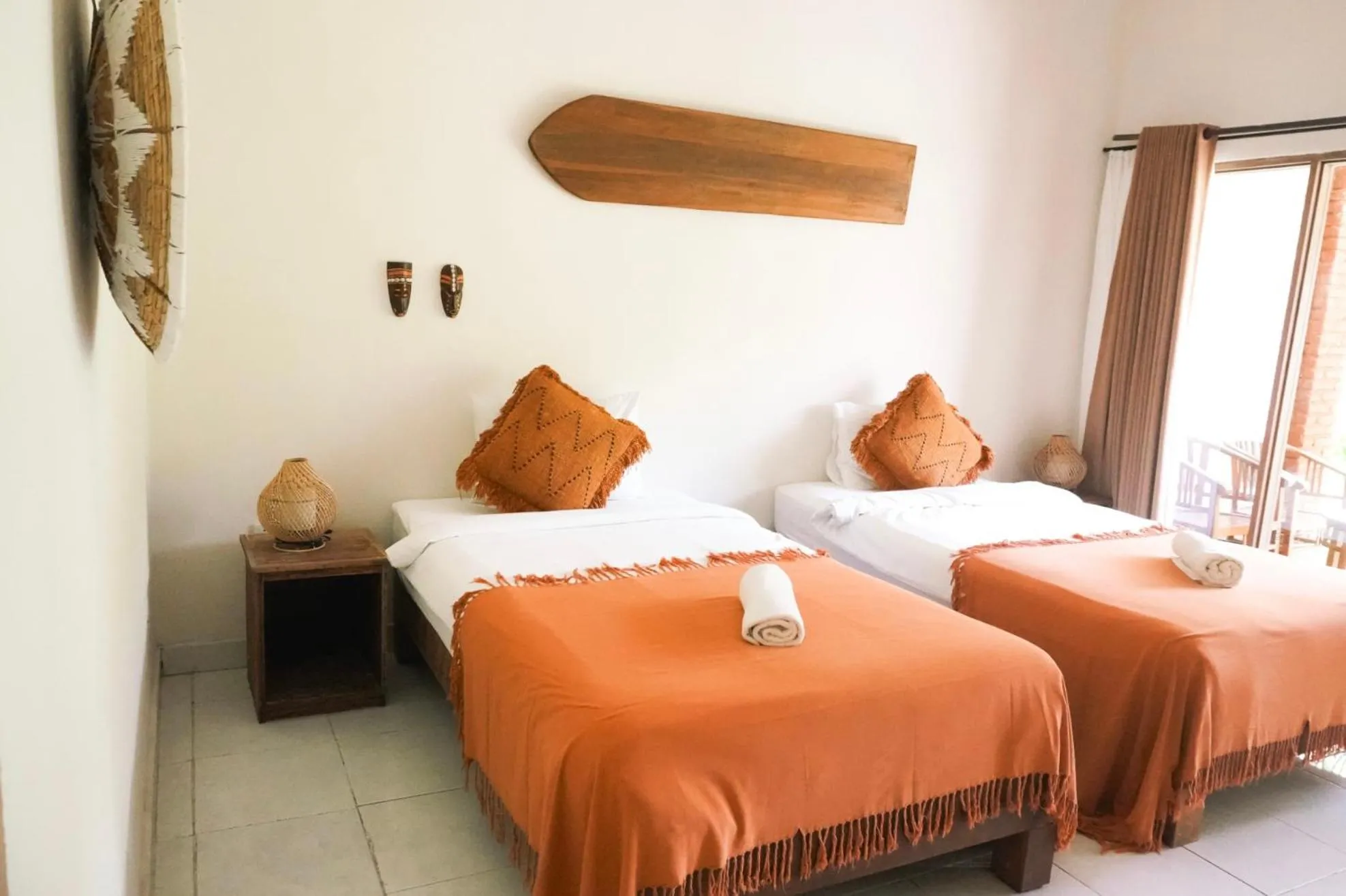 Photo of the whole room, Bed in Olo Surf Nature
