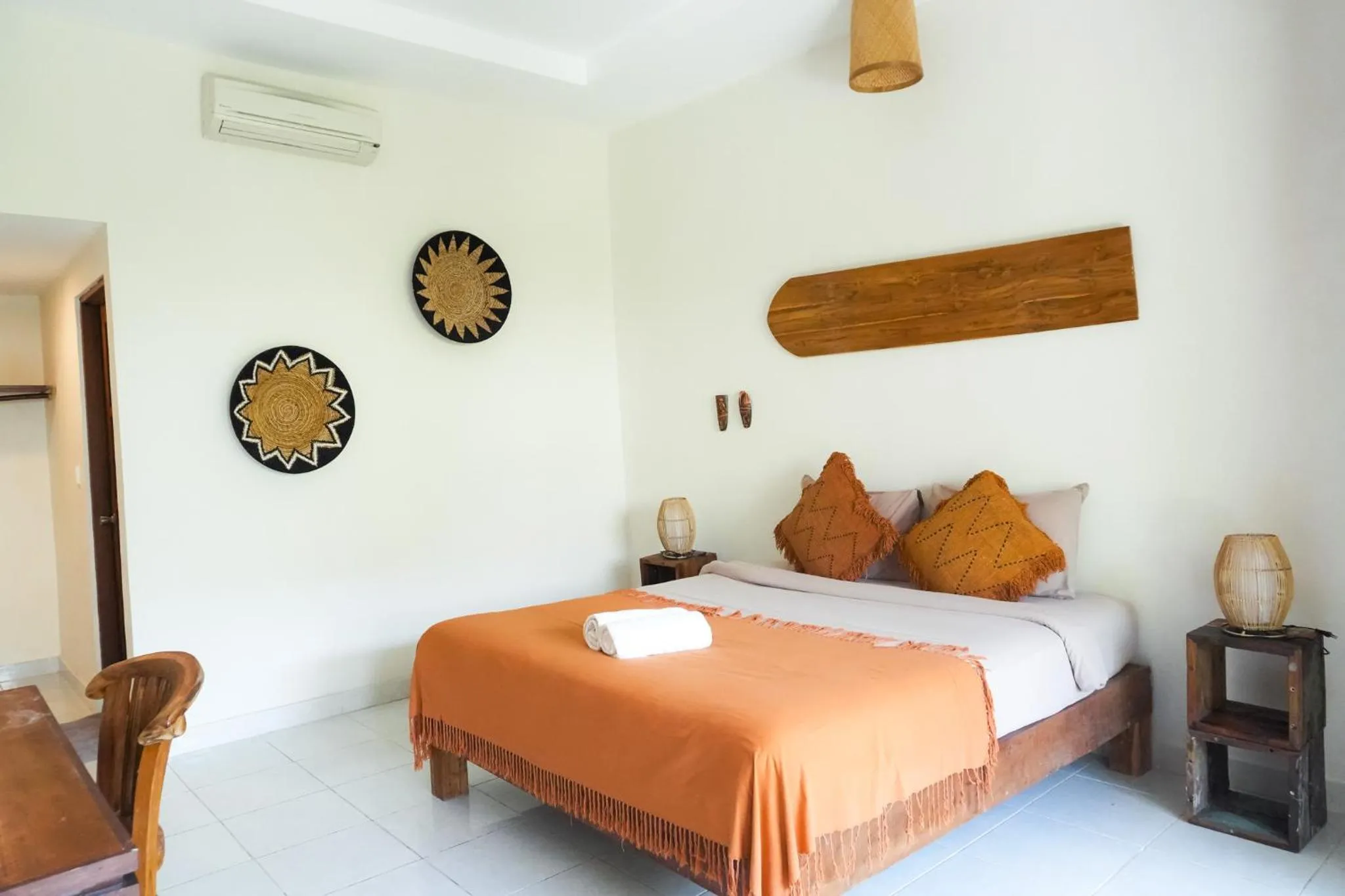 Photo of the whole room, Bed in Olo Surf Nature