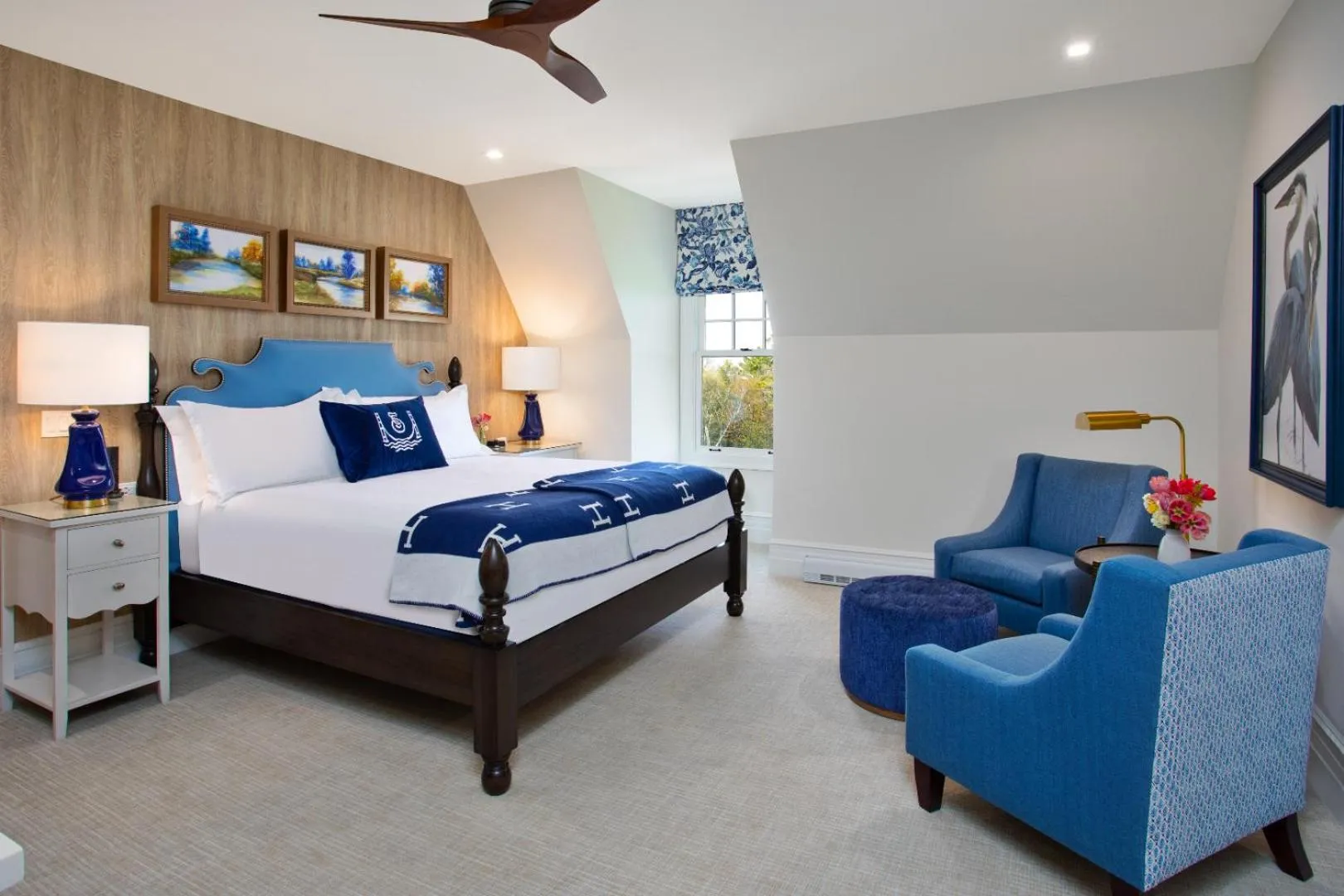 Bed in The Inn at Stonecliffe