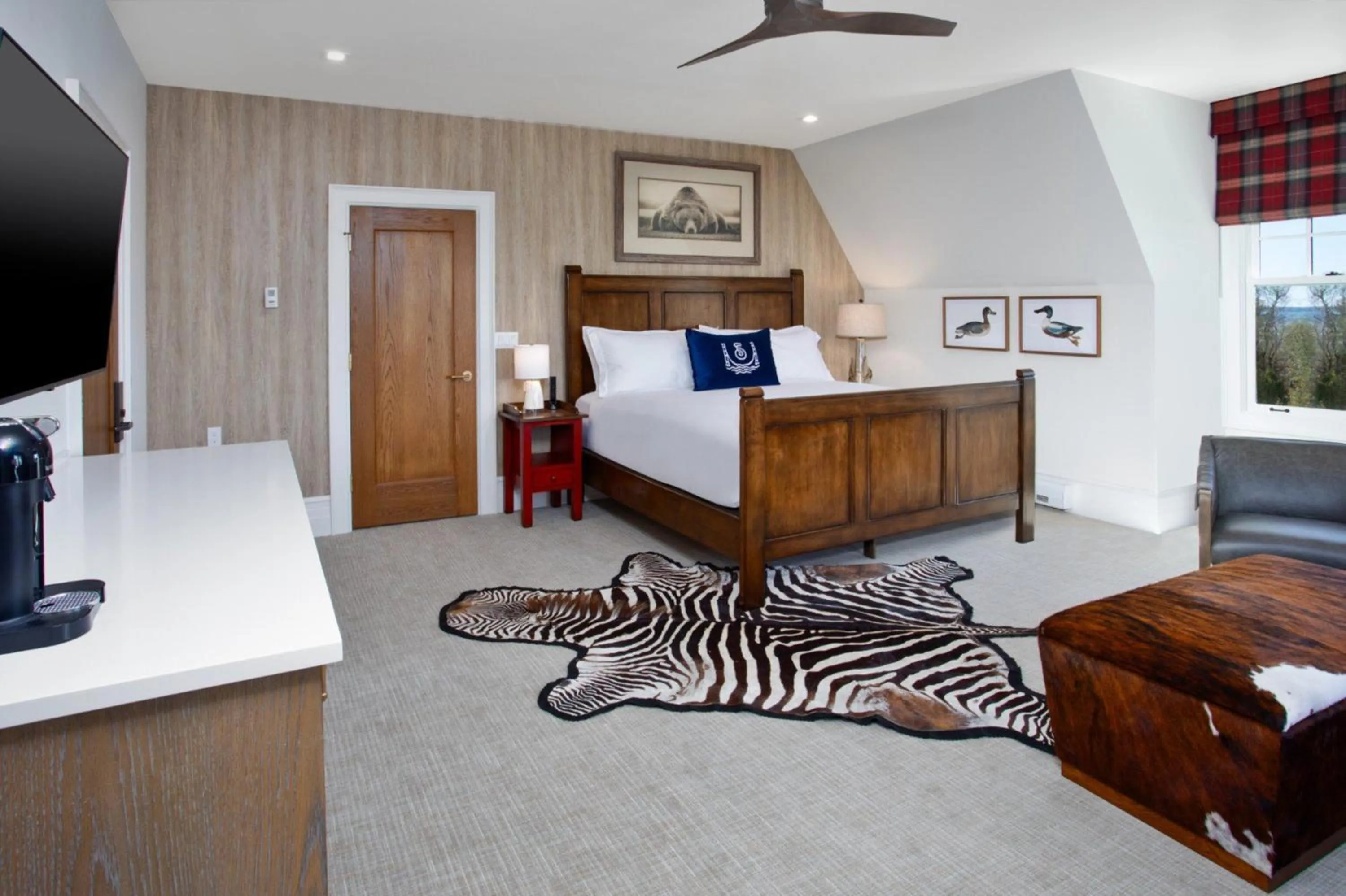 Bed in The Inn at Stonecliffe