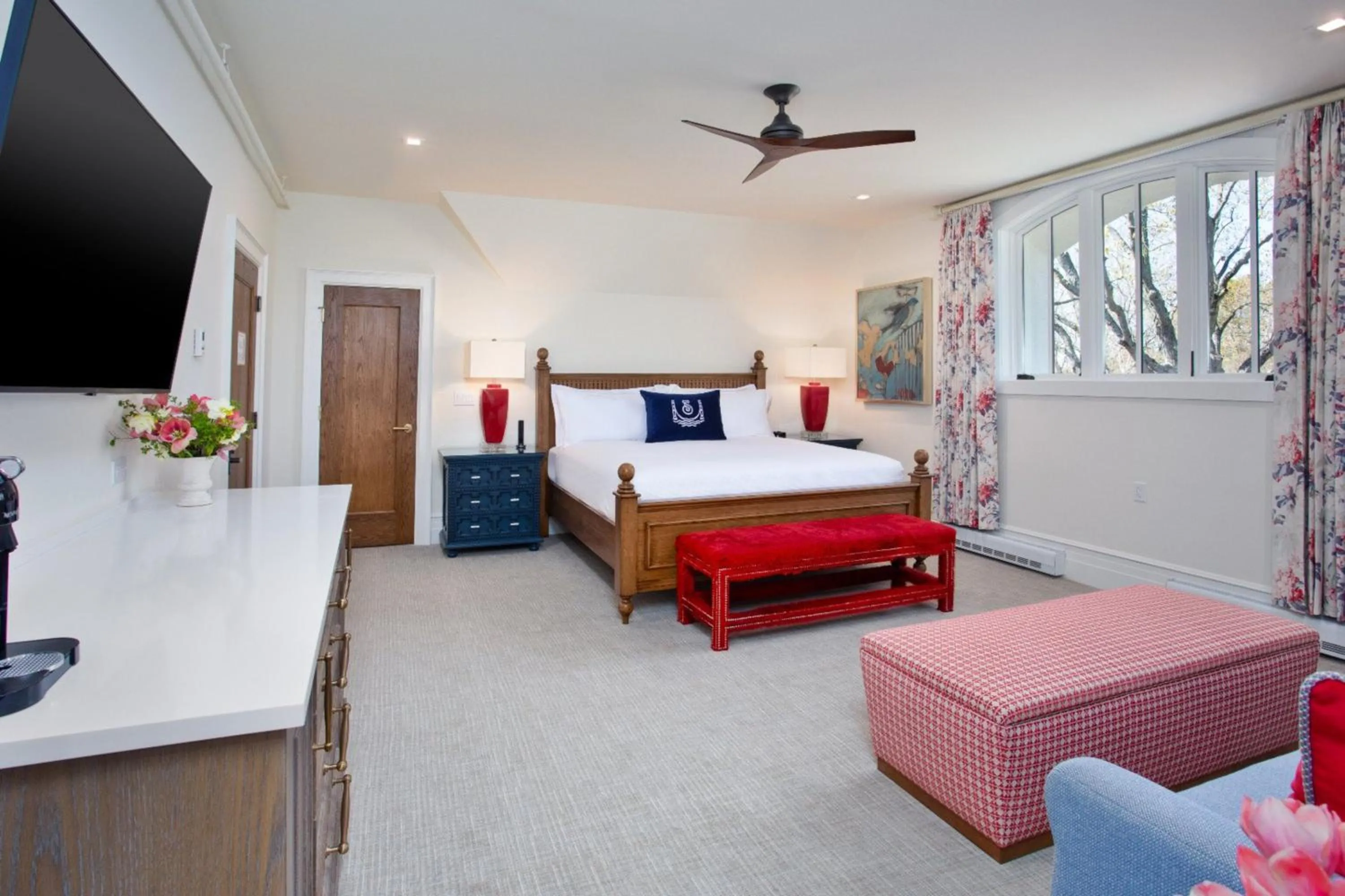 Bed in The Inn at Stonecliffe