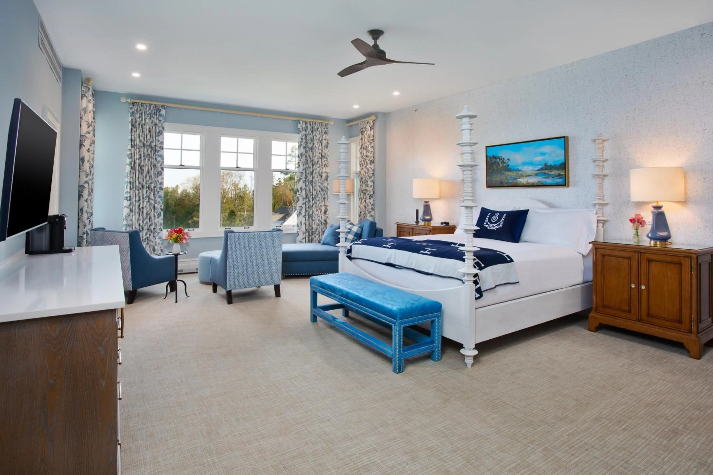 Bed in The Inn at Stonecliffe