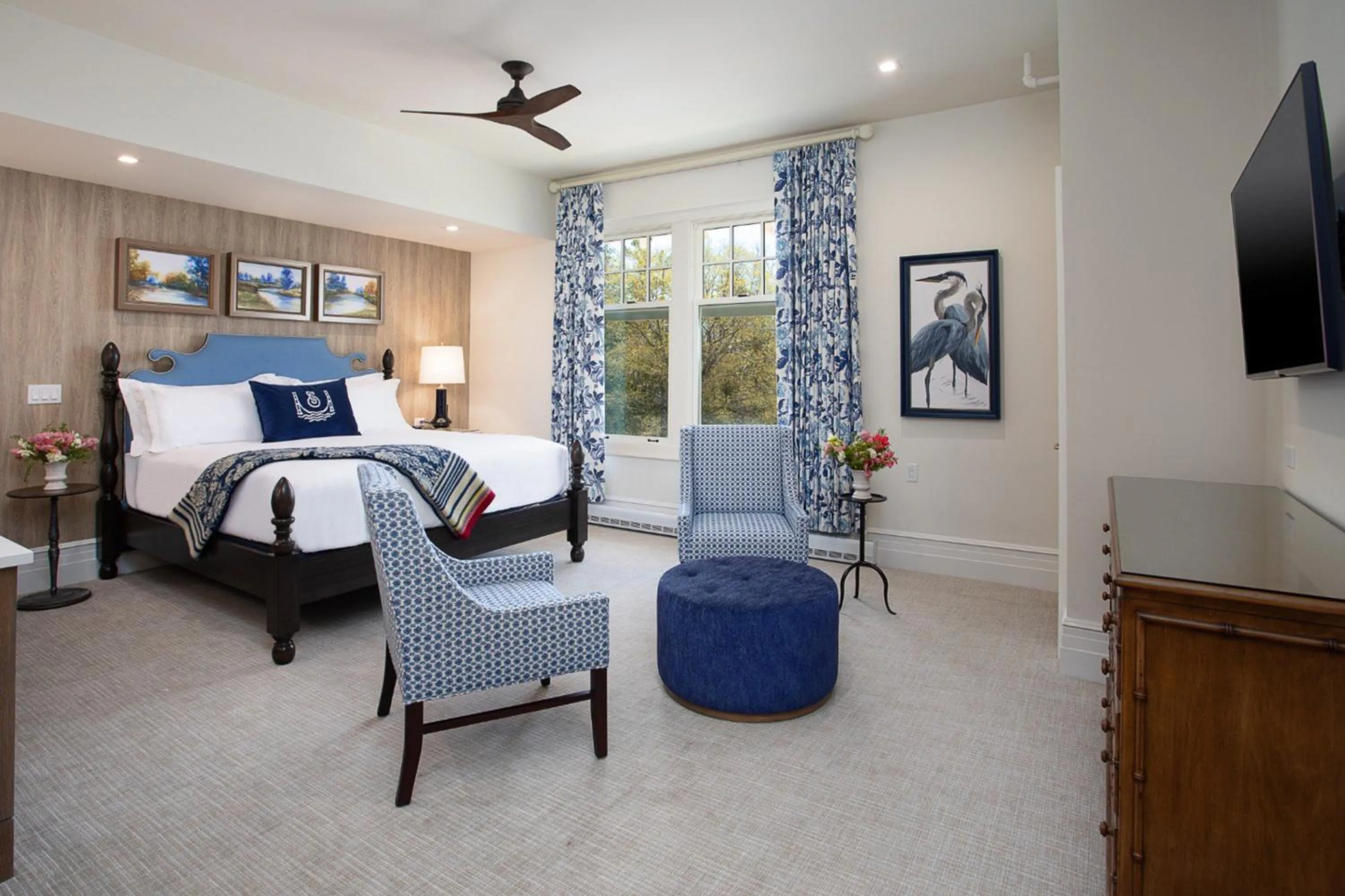 Bed in The Inn at Stonecliffe