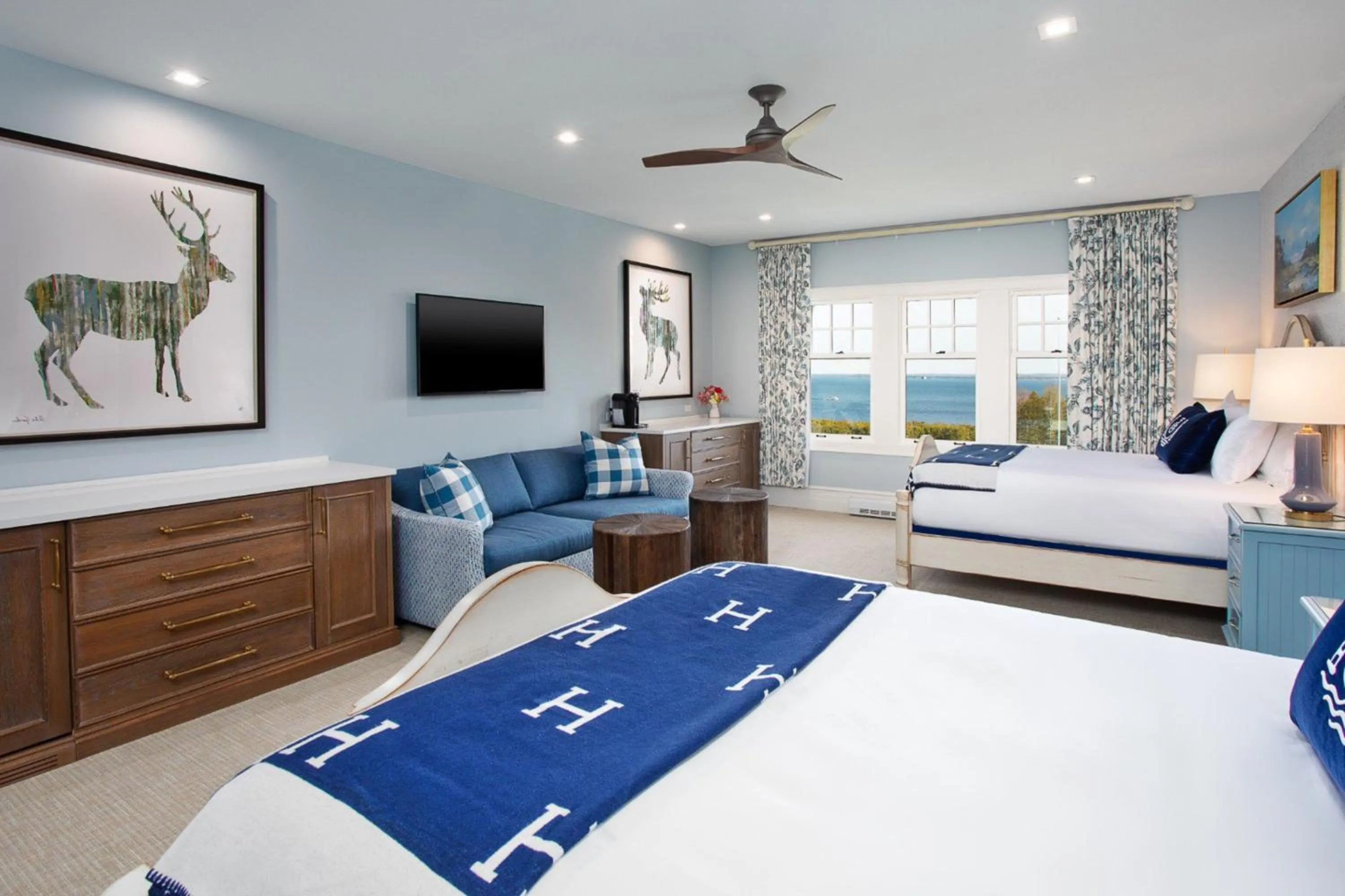 Bed in The Inn at Stonecliffe