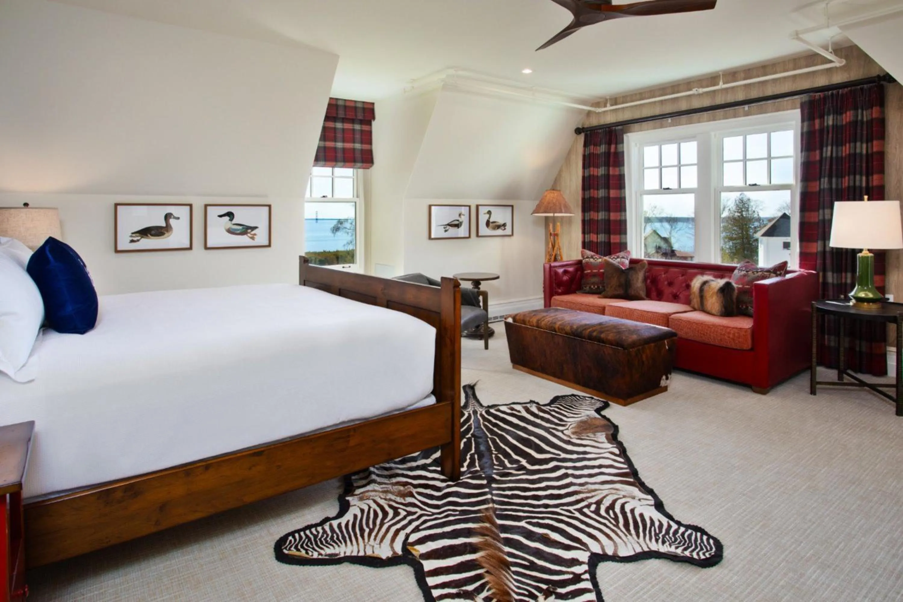 Bed in The Inn at Stonecliffe