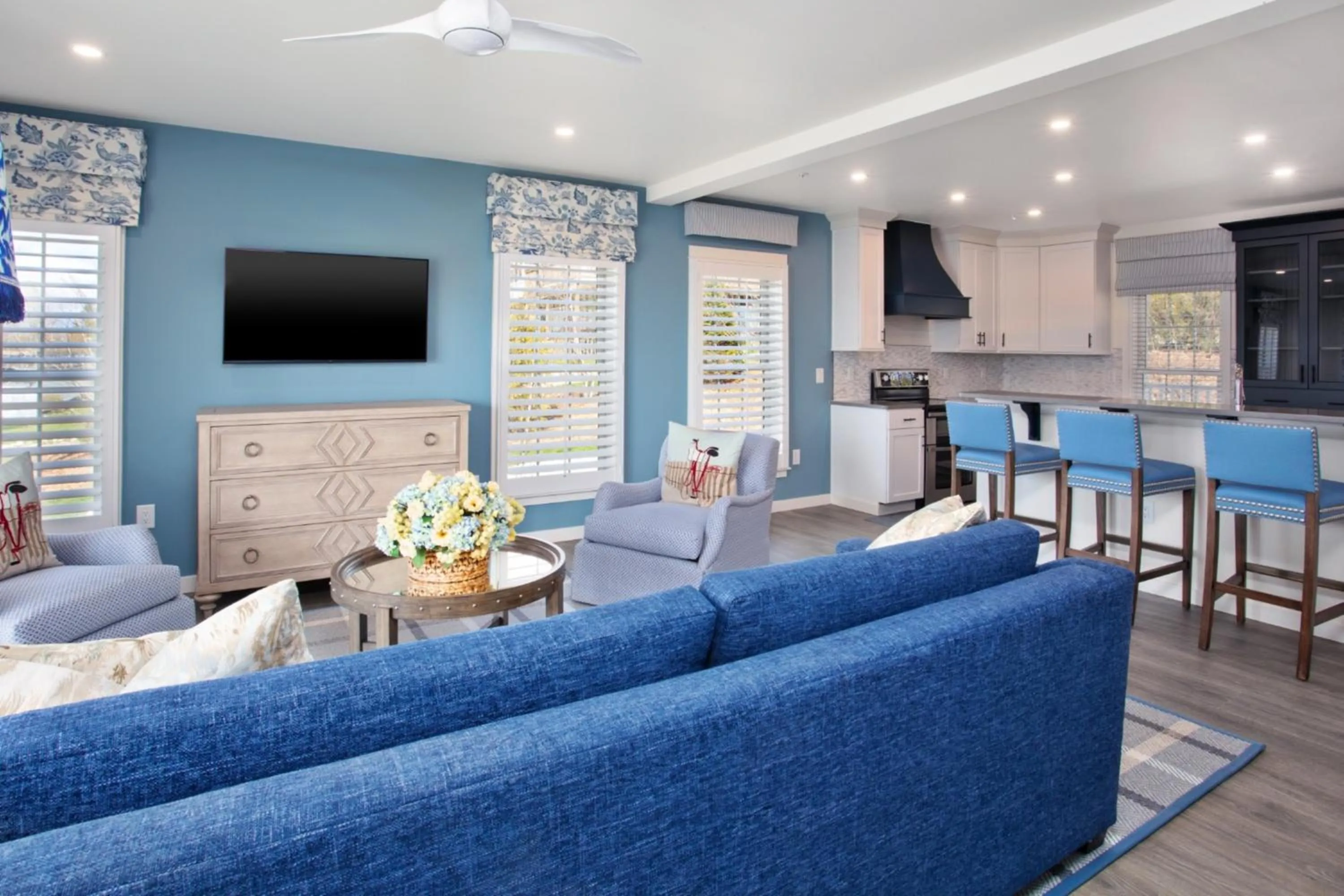 Living room in The Inn at Stonecliffe