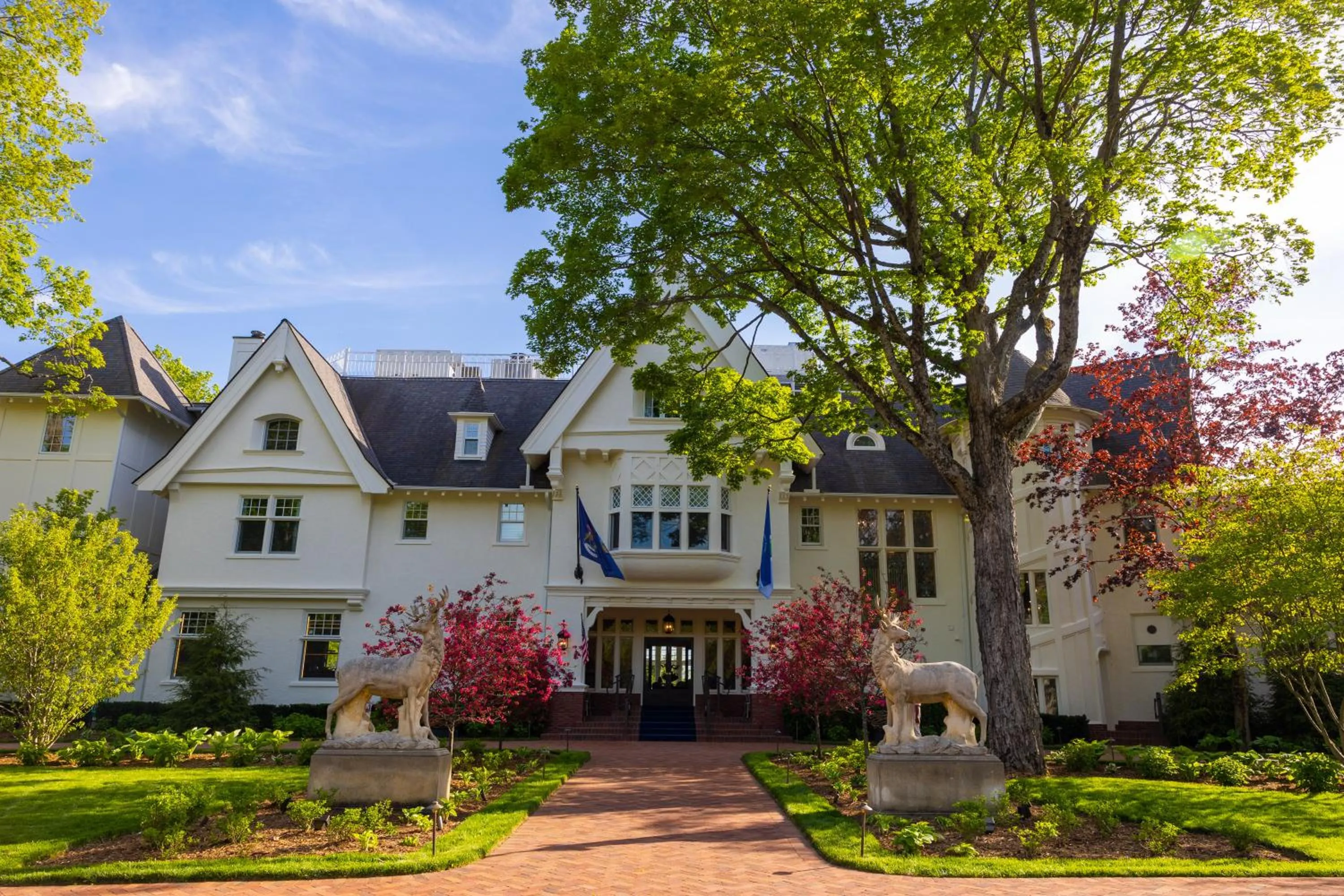 Property building in The Inn at Stonecliffe