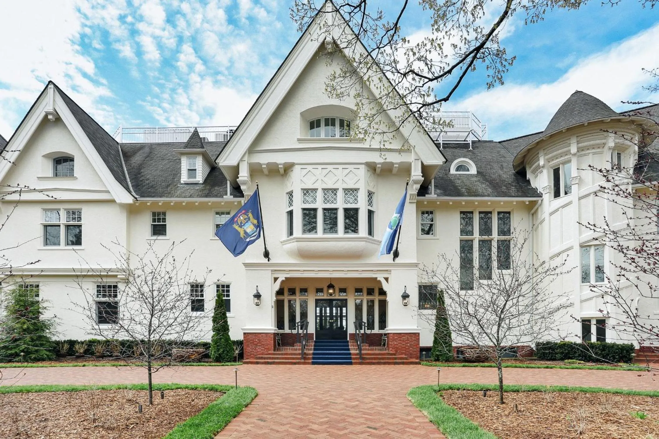 Property building in The Inn at Stonecliffe