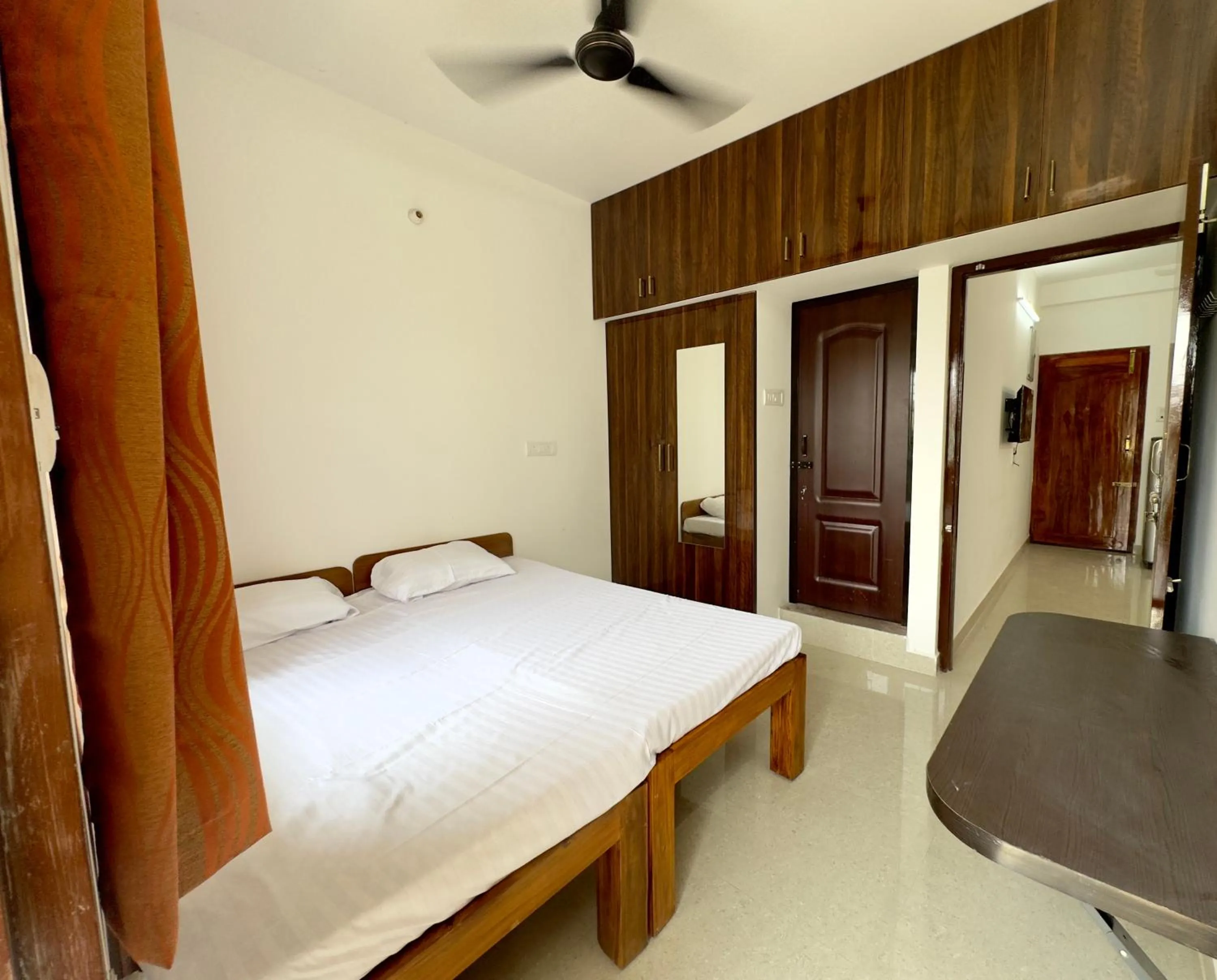 Bed in Sishya Hotels & Service Apartment Thoraipakkam, Chennai OMR, IT Expressway