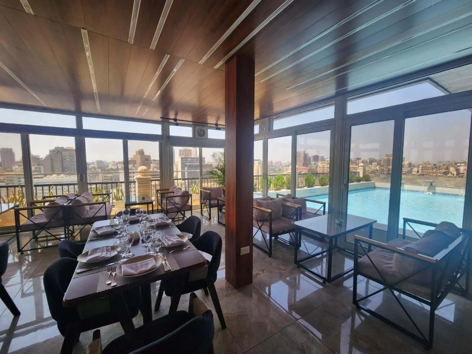 Restaurant/places to eat in Mar Charbel Hotel Cairo