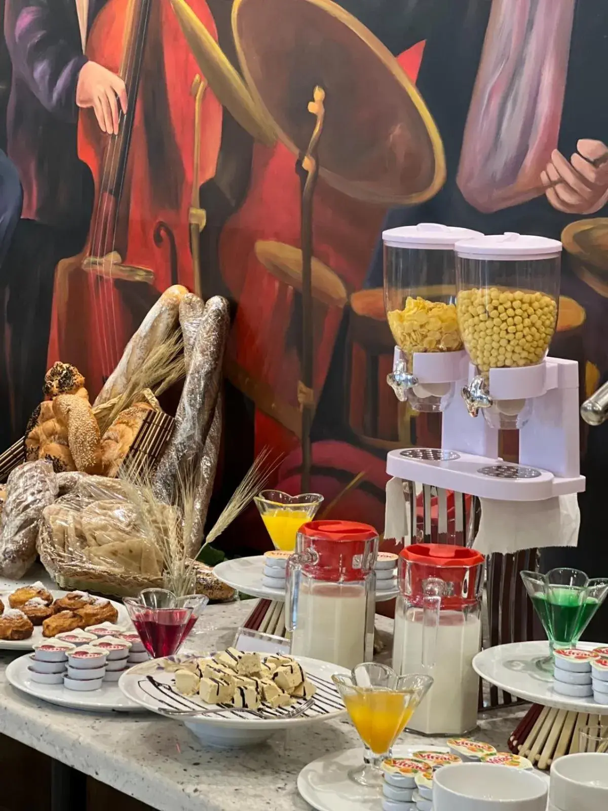 Restaurant/places to eat in Mar Charbel Hotel Cairo Restaurant/places to eat in Mar Charbel Hotel Cairo