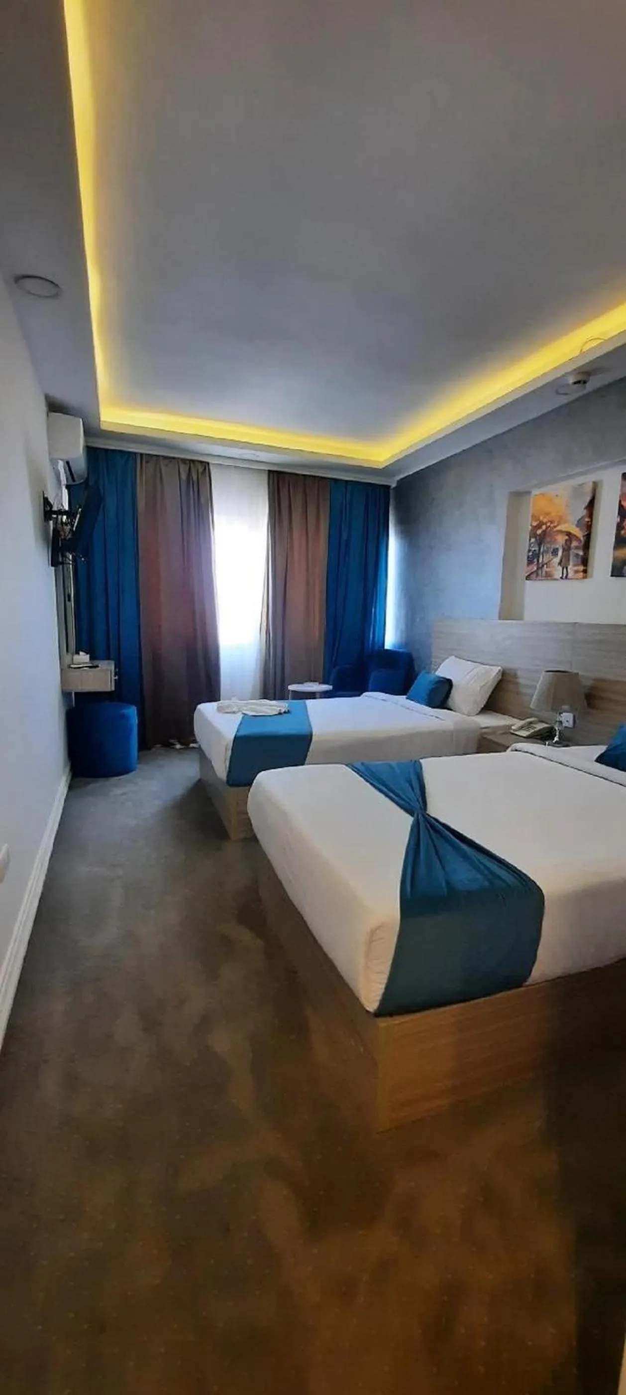 Photo of the whole room, Bed in Mar Charbel Hotel Cairo
