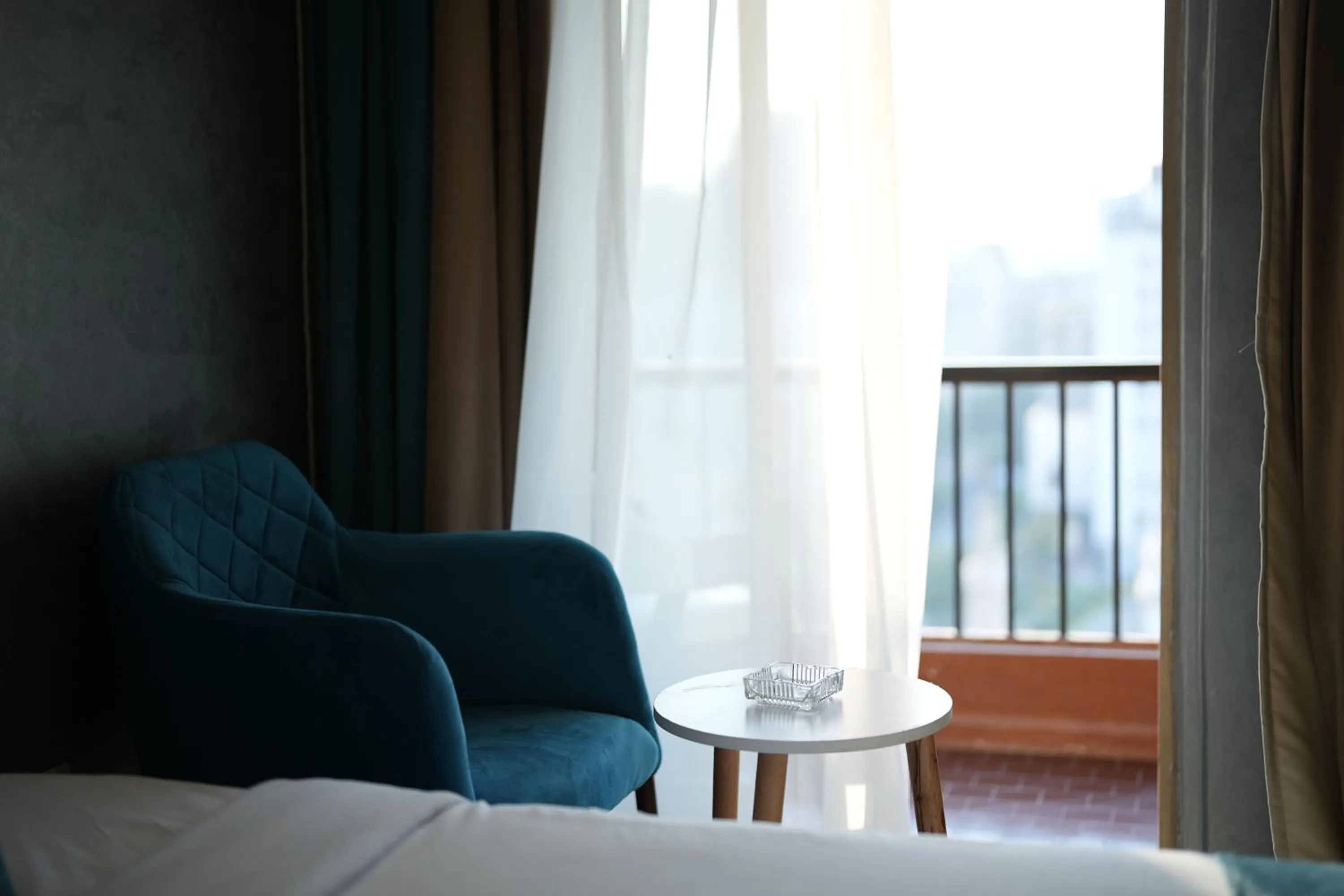 Balcony/Terrace, Bed in Mar Charbel Hotel Cairo