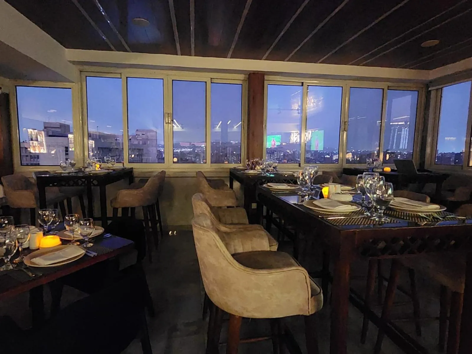 Restaurant/places to eat in Mar Charbel Hotel Cairo