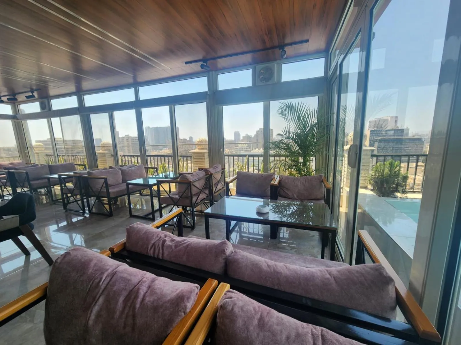 Restaurant/places to eat in Mar Charbel Hotel Cairo