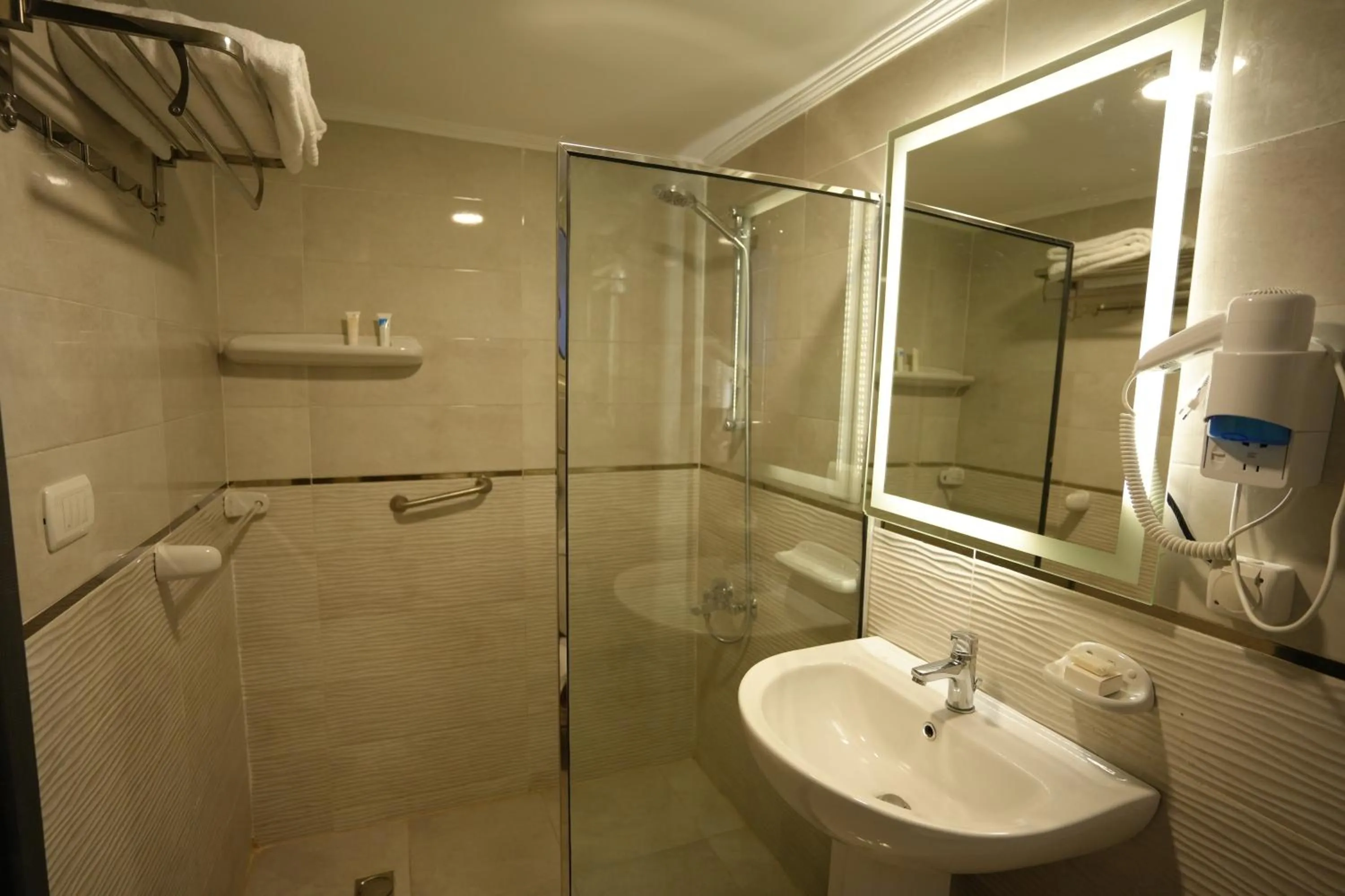 Bathroom in Mar Charbel Hotel Cairo