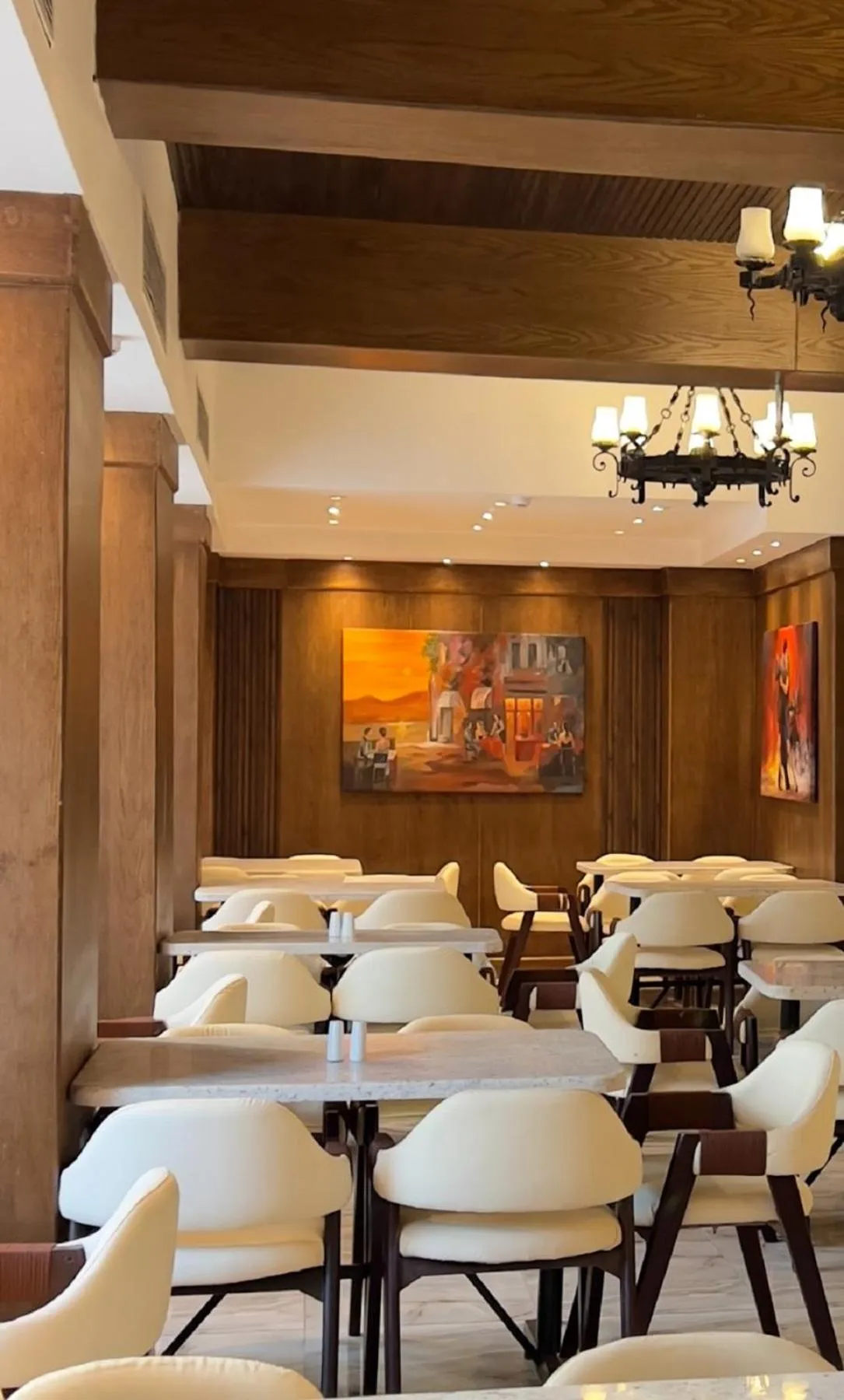 Restaurant/places to eat in Mar Charbel Hotel Cairo