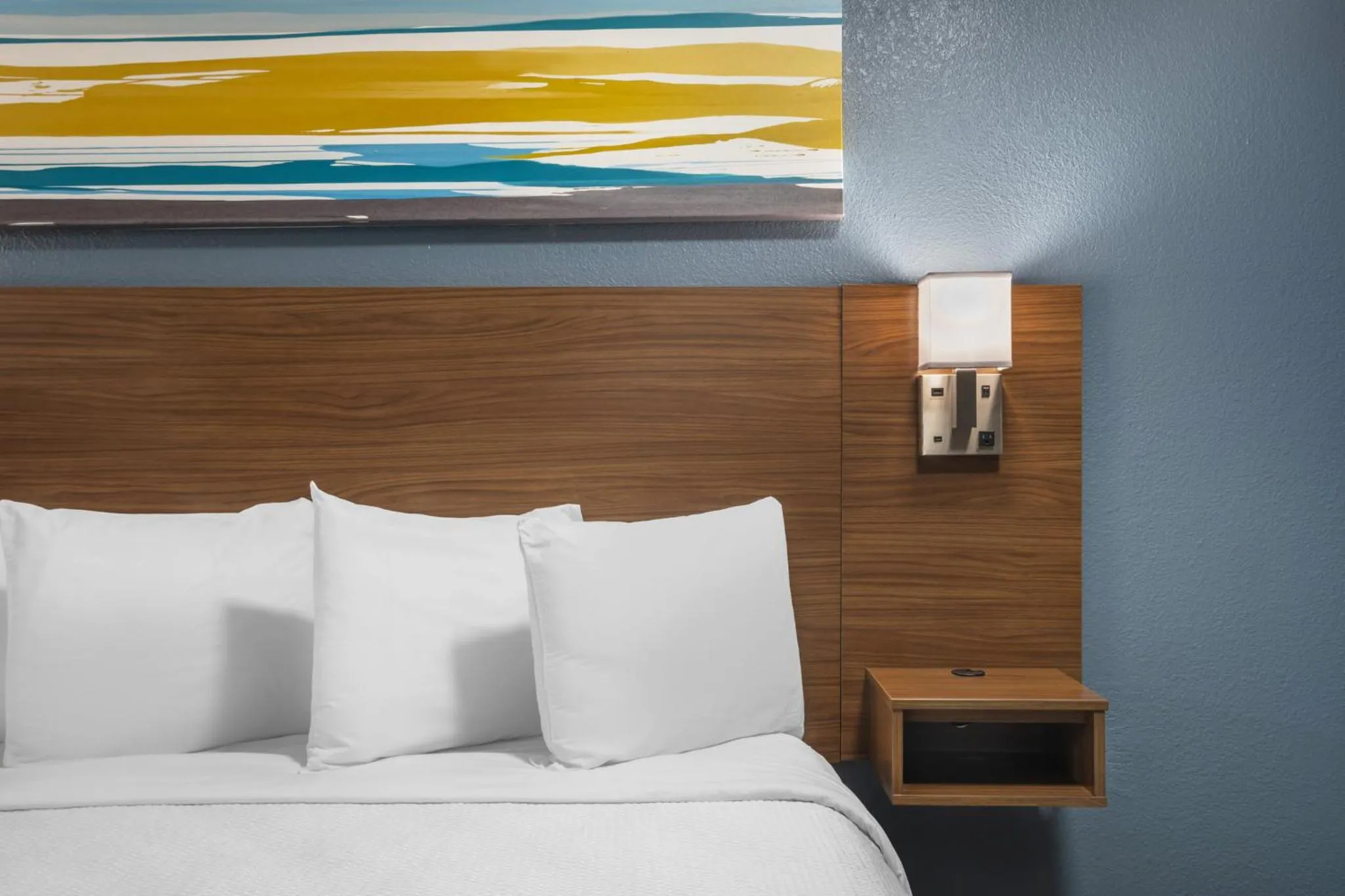 Property building, Bed in HomeTowne Studios by Red Roof Greenville