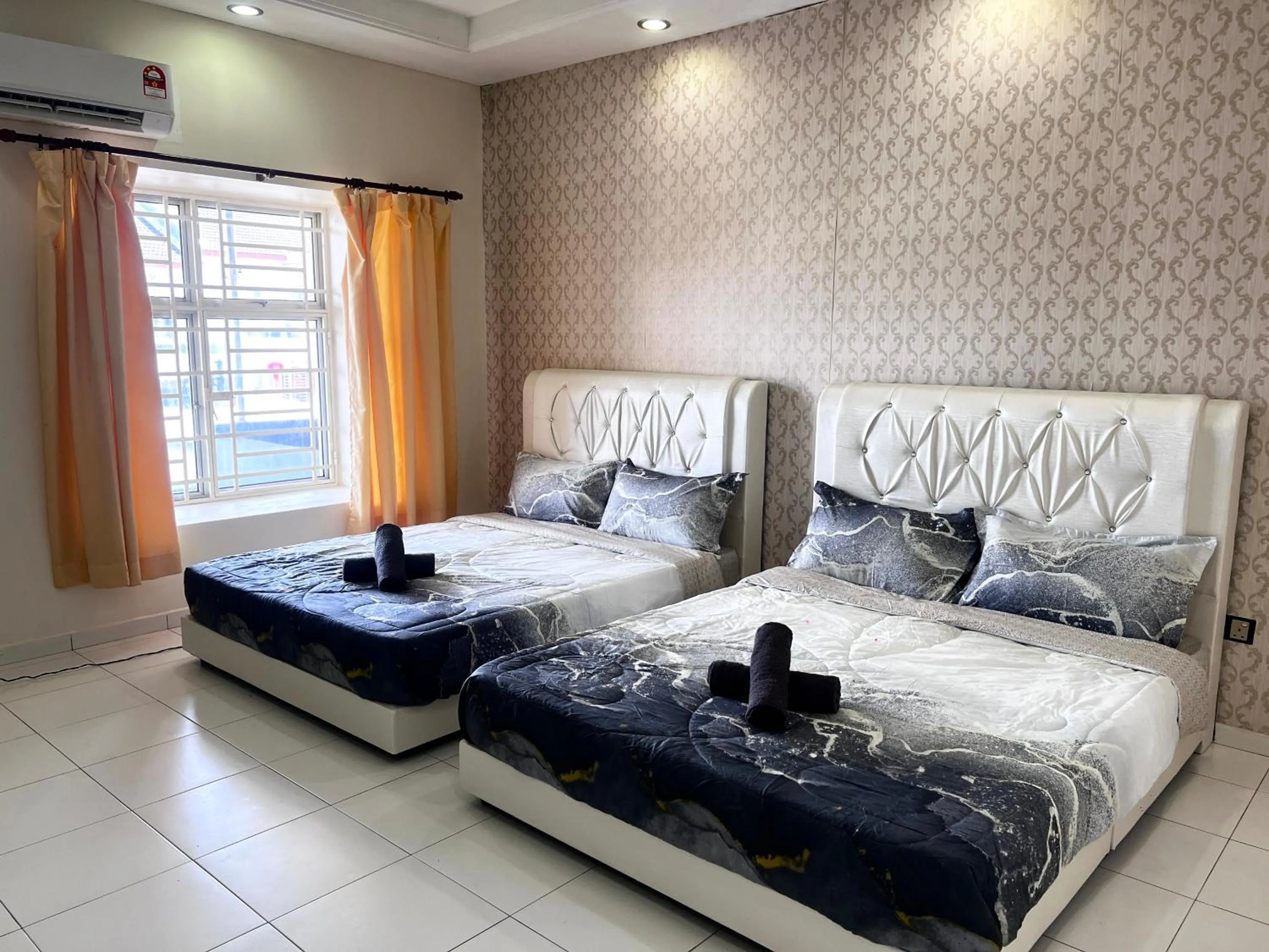 Bed in Lovely Homestay Austin Setia Indah 911