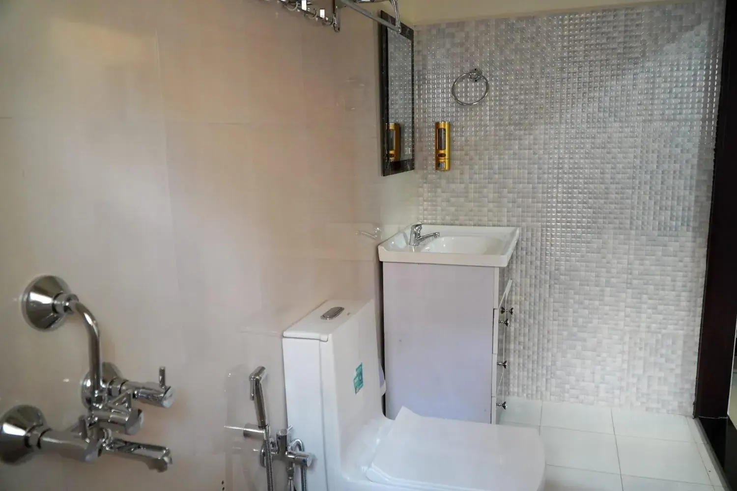 Standard Double Room in ROYALTY GLOBAL HOMESTAY Standard Double Room in ROYALTY GLOBAL HOMESTAY