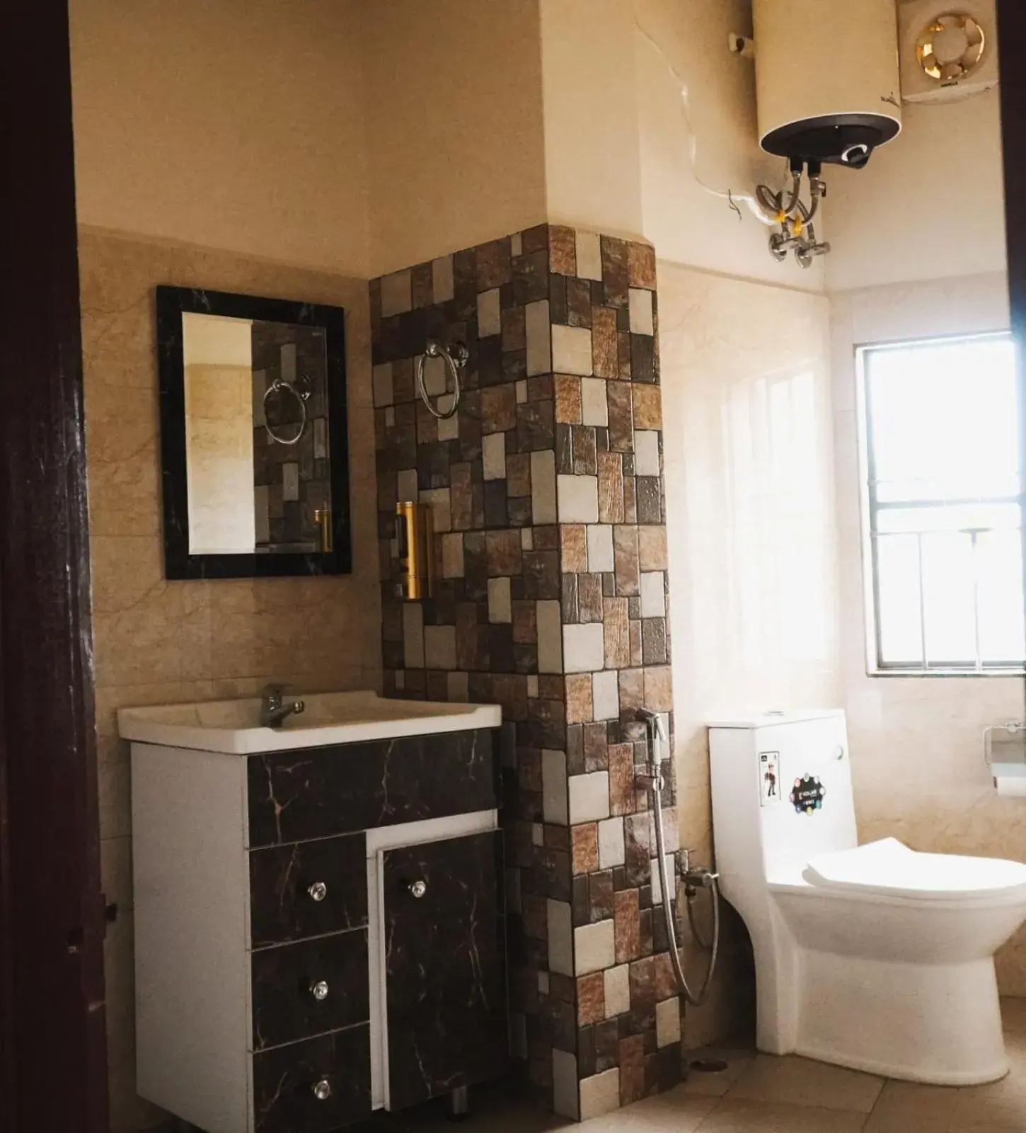 Double Room with Private Bathroom in ROYALTY GLOBAL HOMESTAY Double Room with Private Bathroom in ROYALTY GLOBAL HOMESTAY