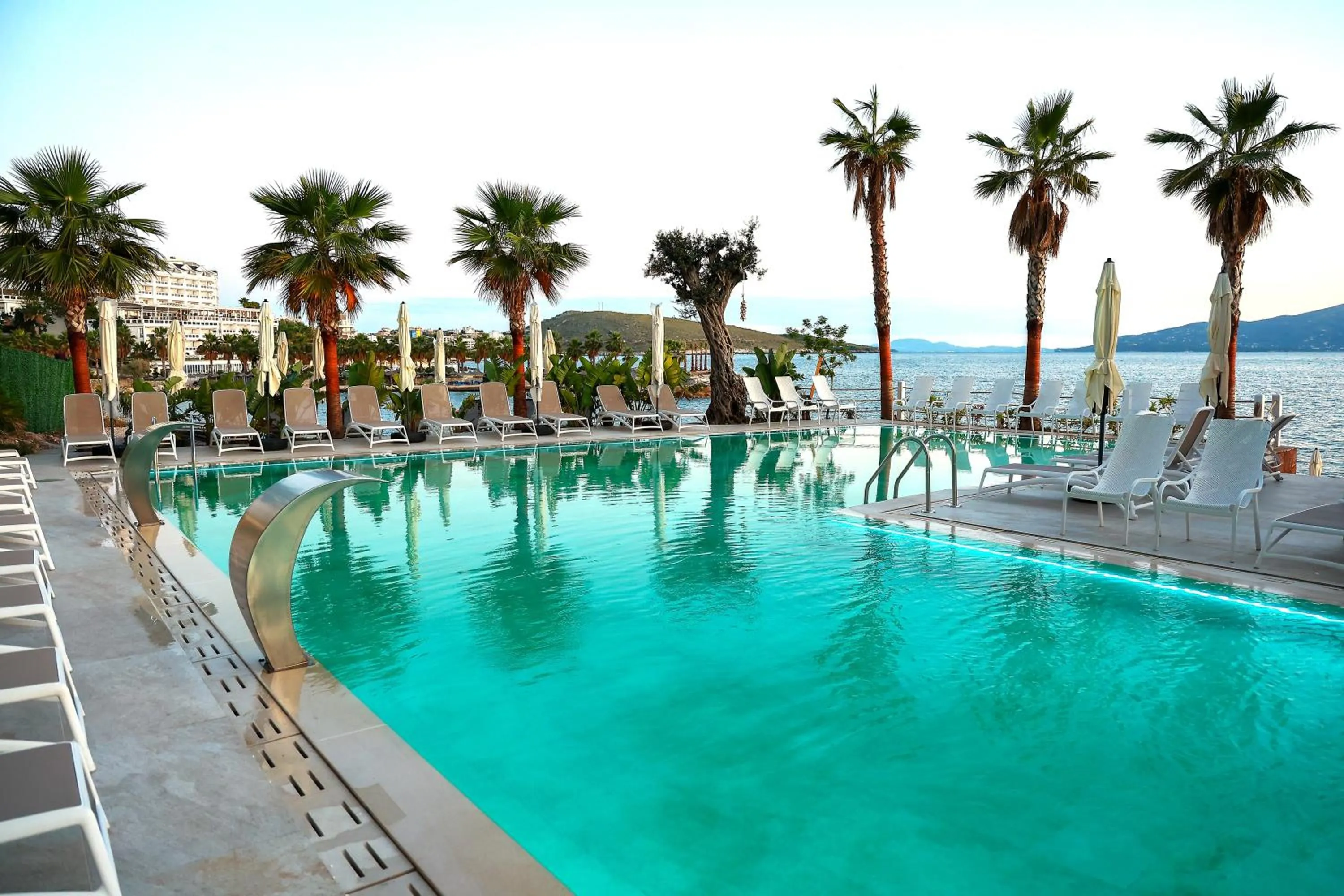 Joelle Premium Hotel