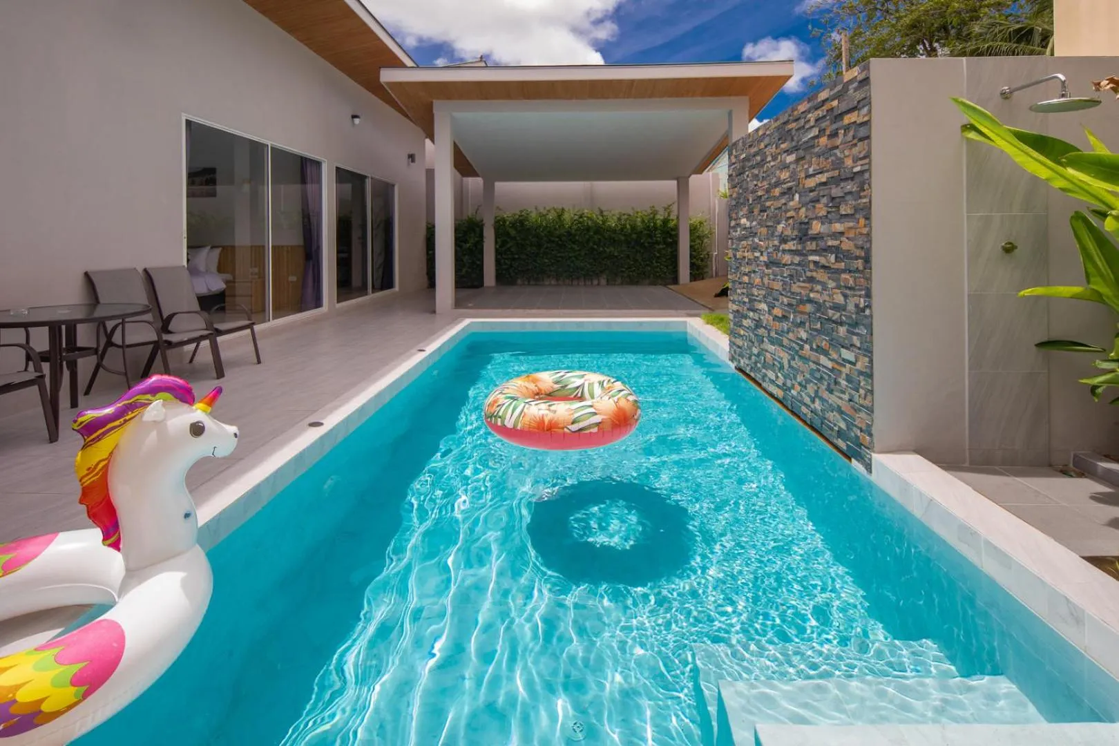 Day in Sasi Pool Villa Phuket